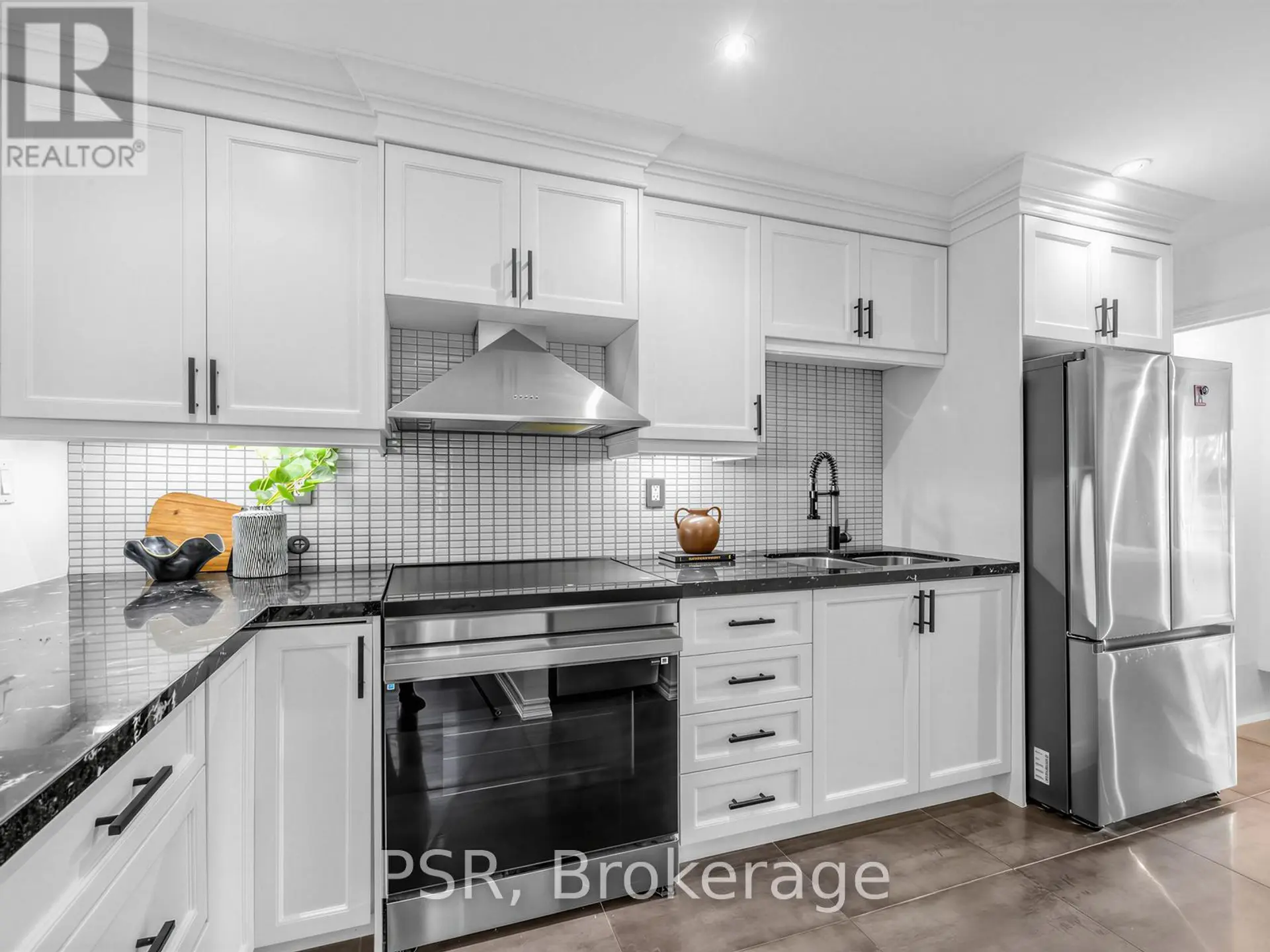 562 ARLINGTON AVENUE - Image 6