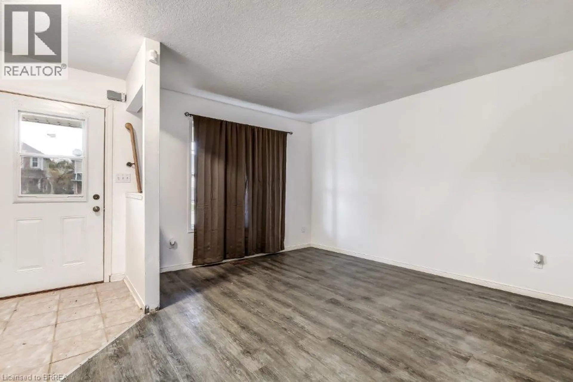 17 STOWE Terrace - Image 2