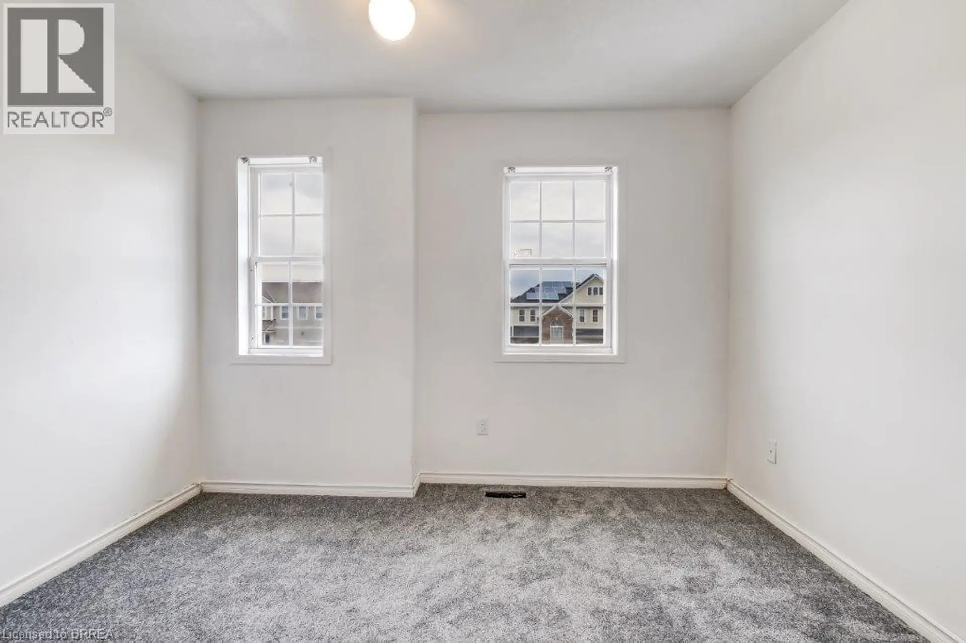 17 STOWE Terrace - Image 9