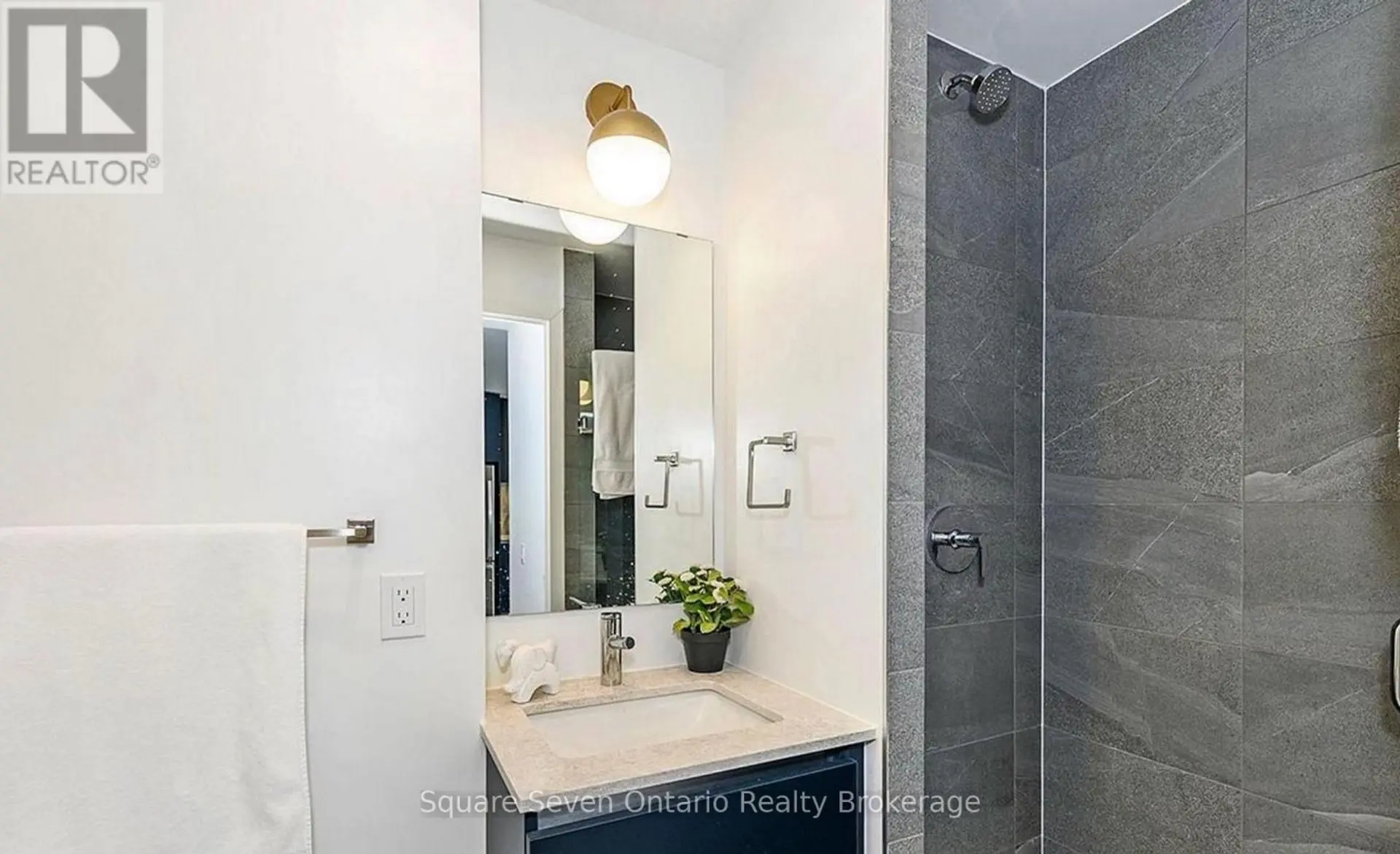 #820 395 DUNDAS STREET - Image 12