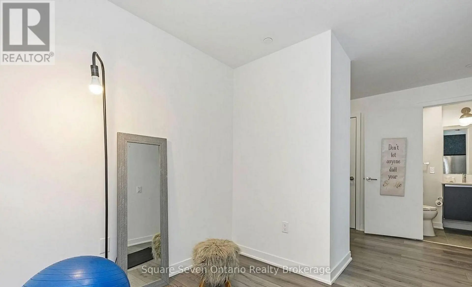 #820 395 DUNDAS STREET - Image 8
