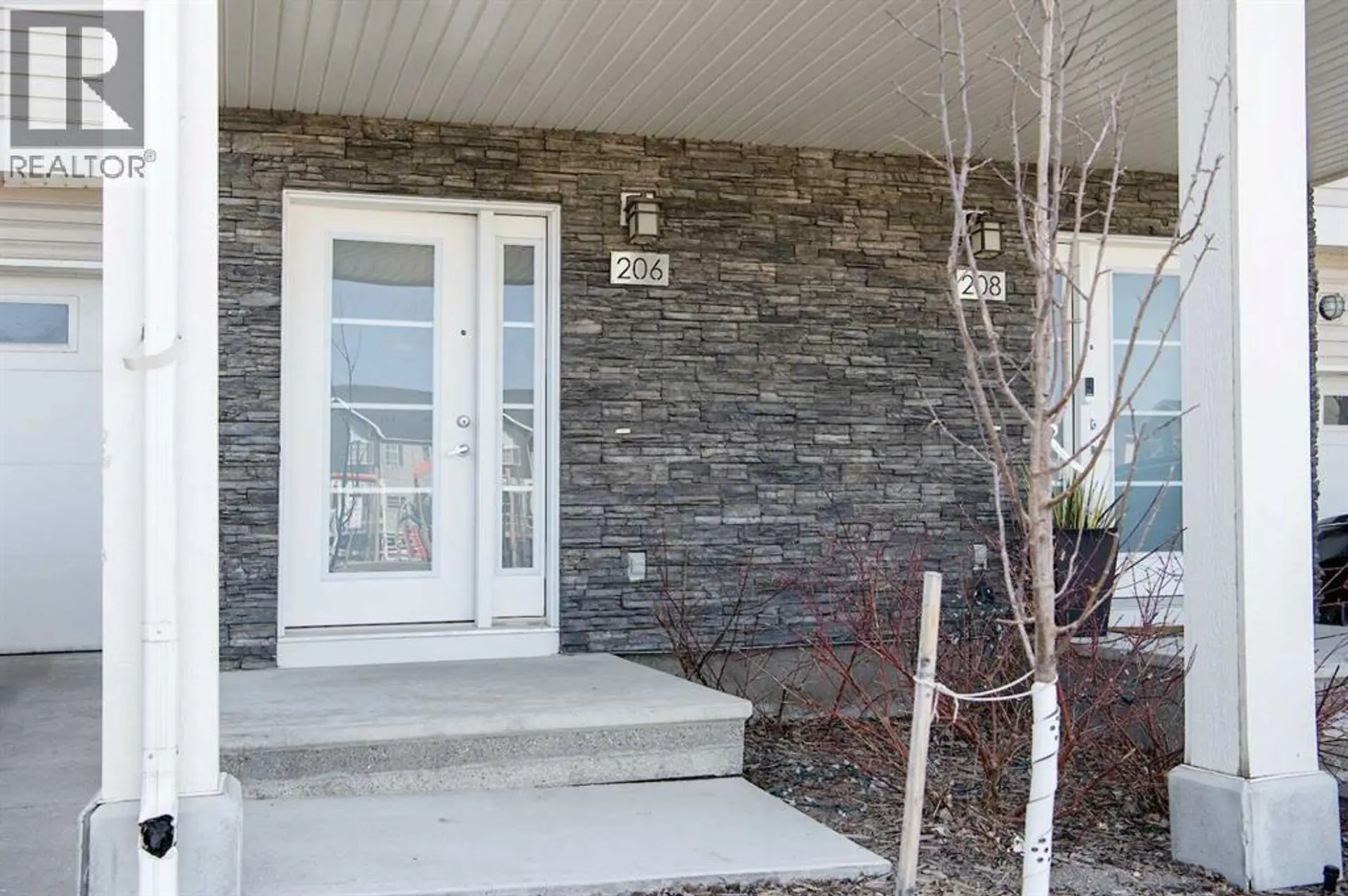 206 Redstone View NE - Image 2
