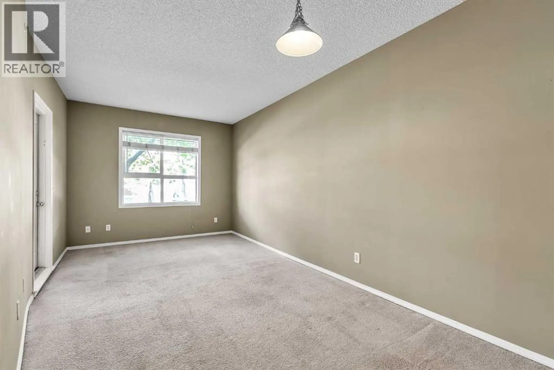 #1103 73 Erin Woods Court SE - Image 5