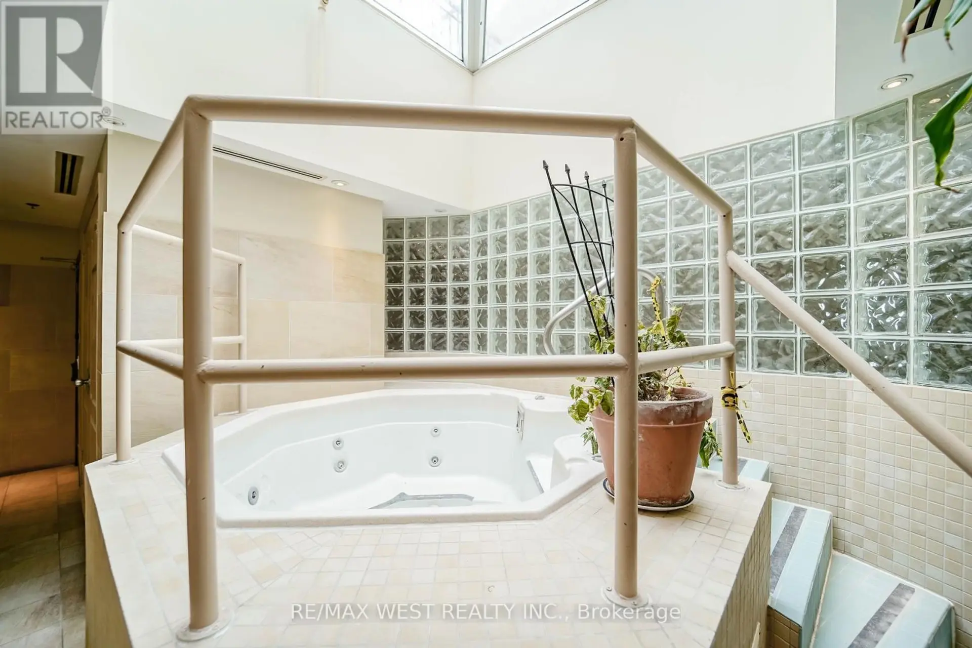 #208 1030 SHEPPARD AVENUE W - Image 8