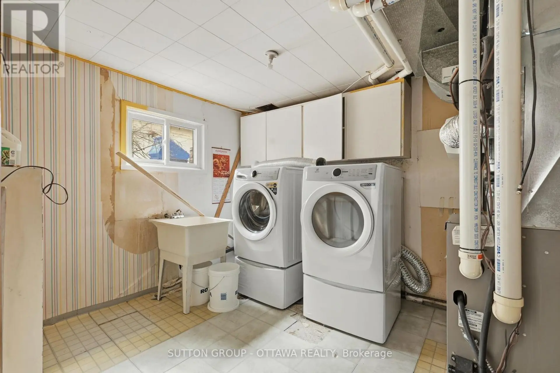 301 CENTRAL PARK BOULEVARD N - Image 12