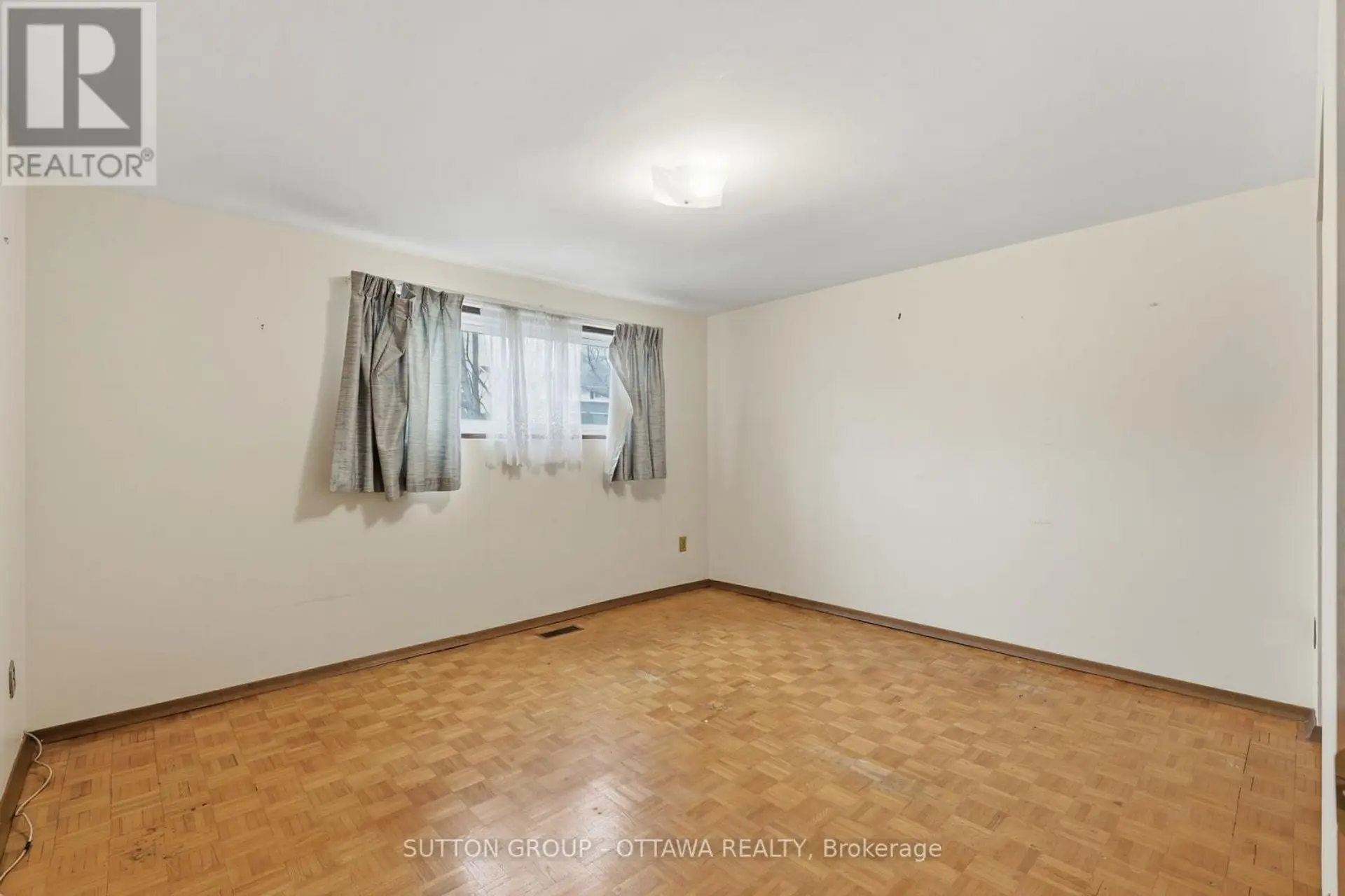 301 CENTRAL PARK BOULEVARD N - Image 15