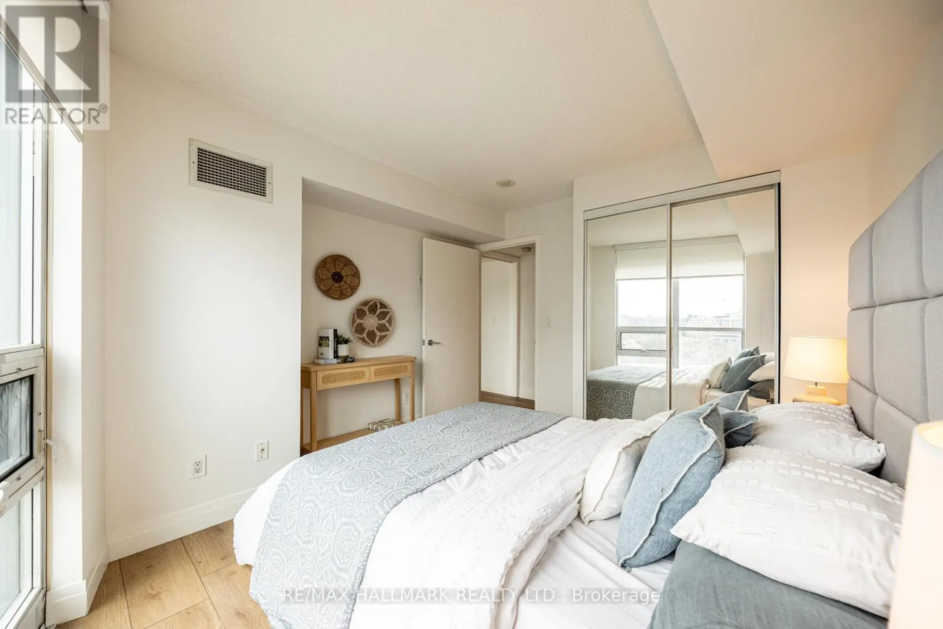 #1120 231 FORT YORK BOULEVARD - Image 12
