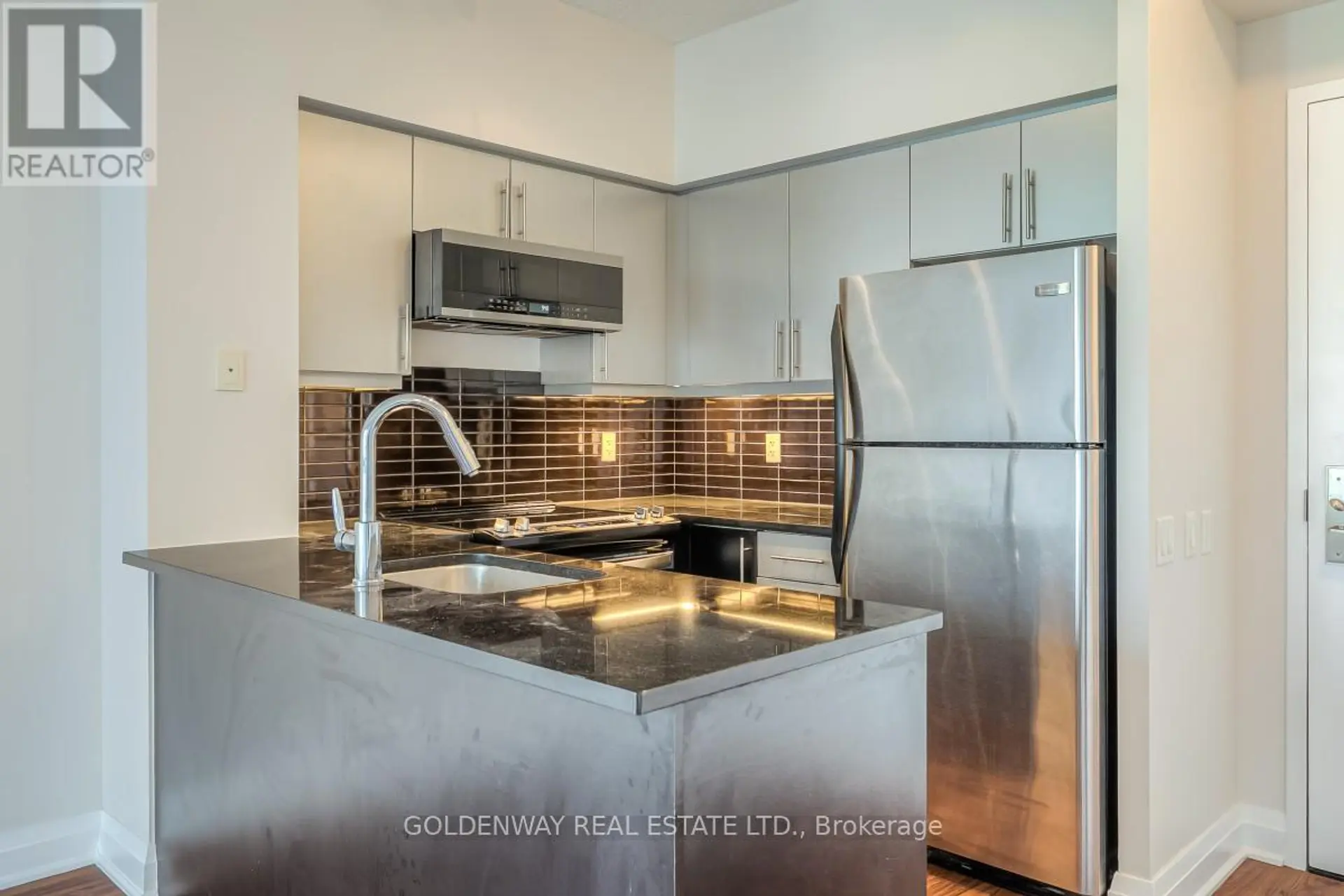 #401 83 REDPATH AVENUE - Image 6
