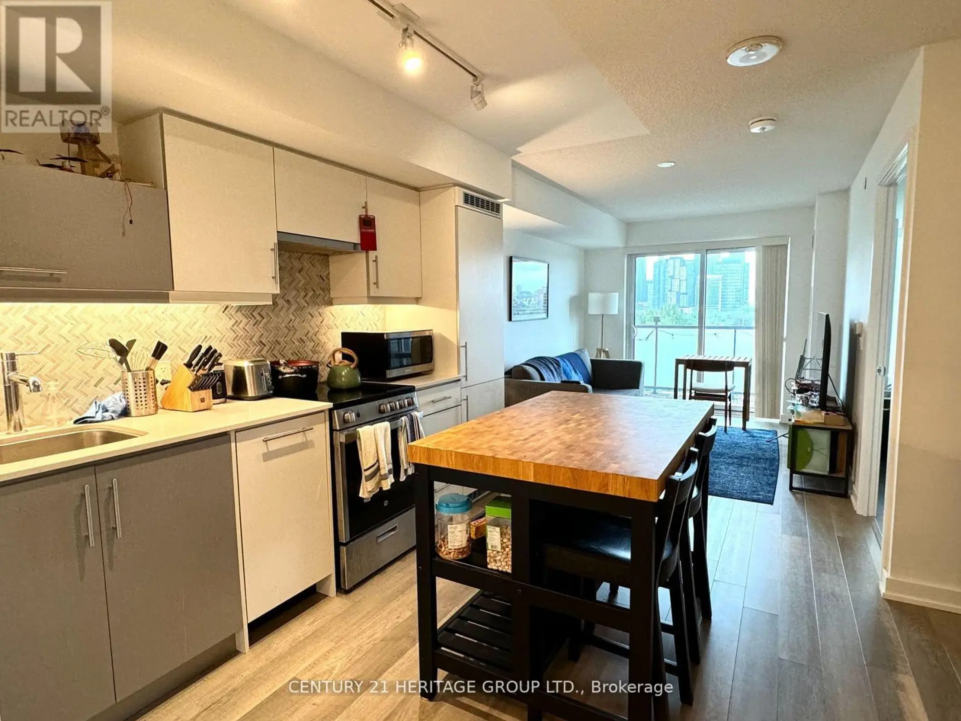#602 181 HURON STREET - Image 1