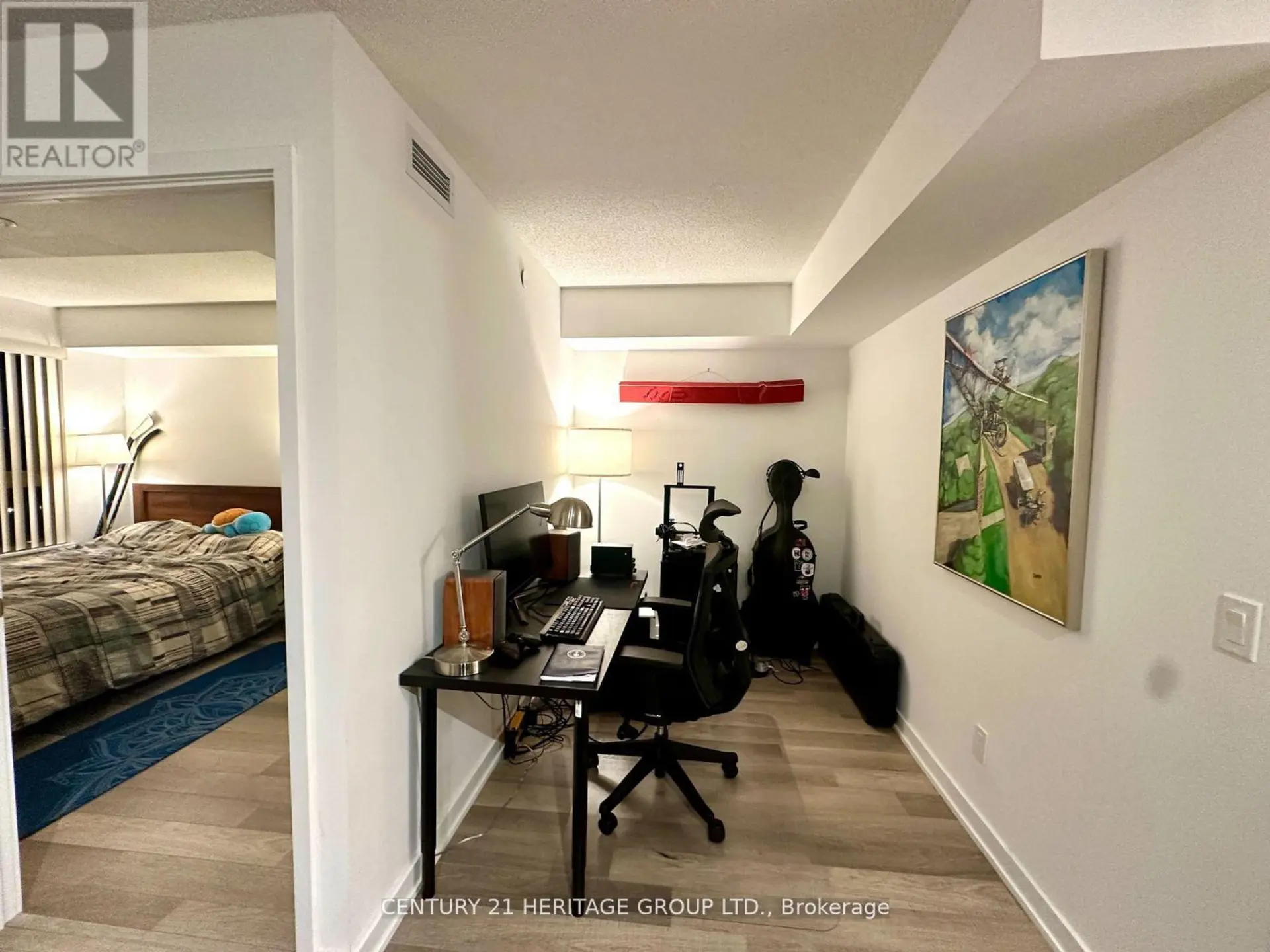 #602 181 HURON STREET - Image 10