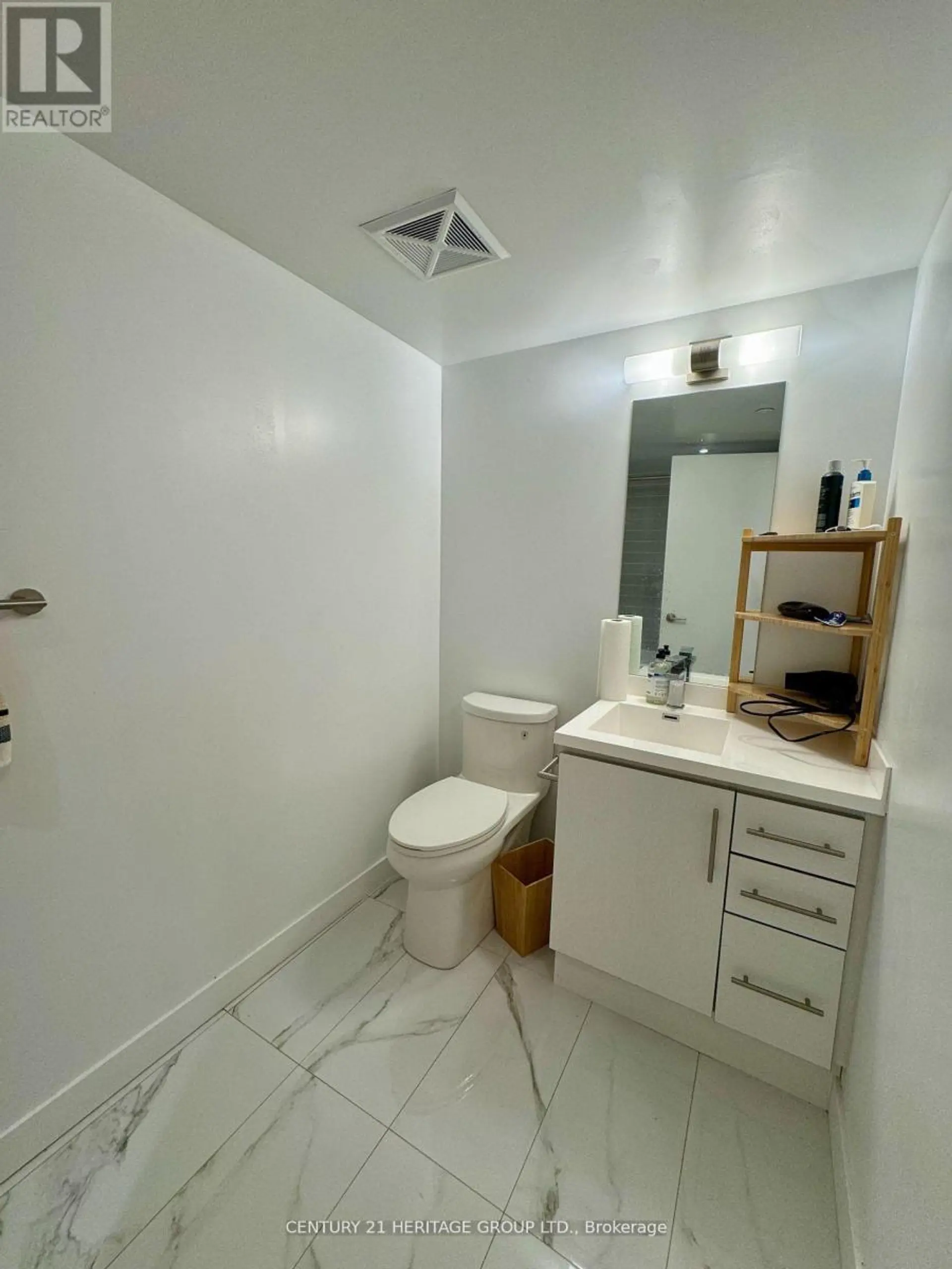 #602 181 HURON STREET - Image 13