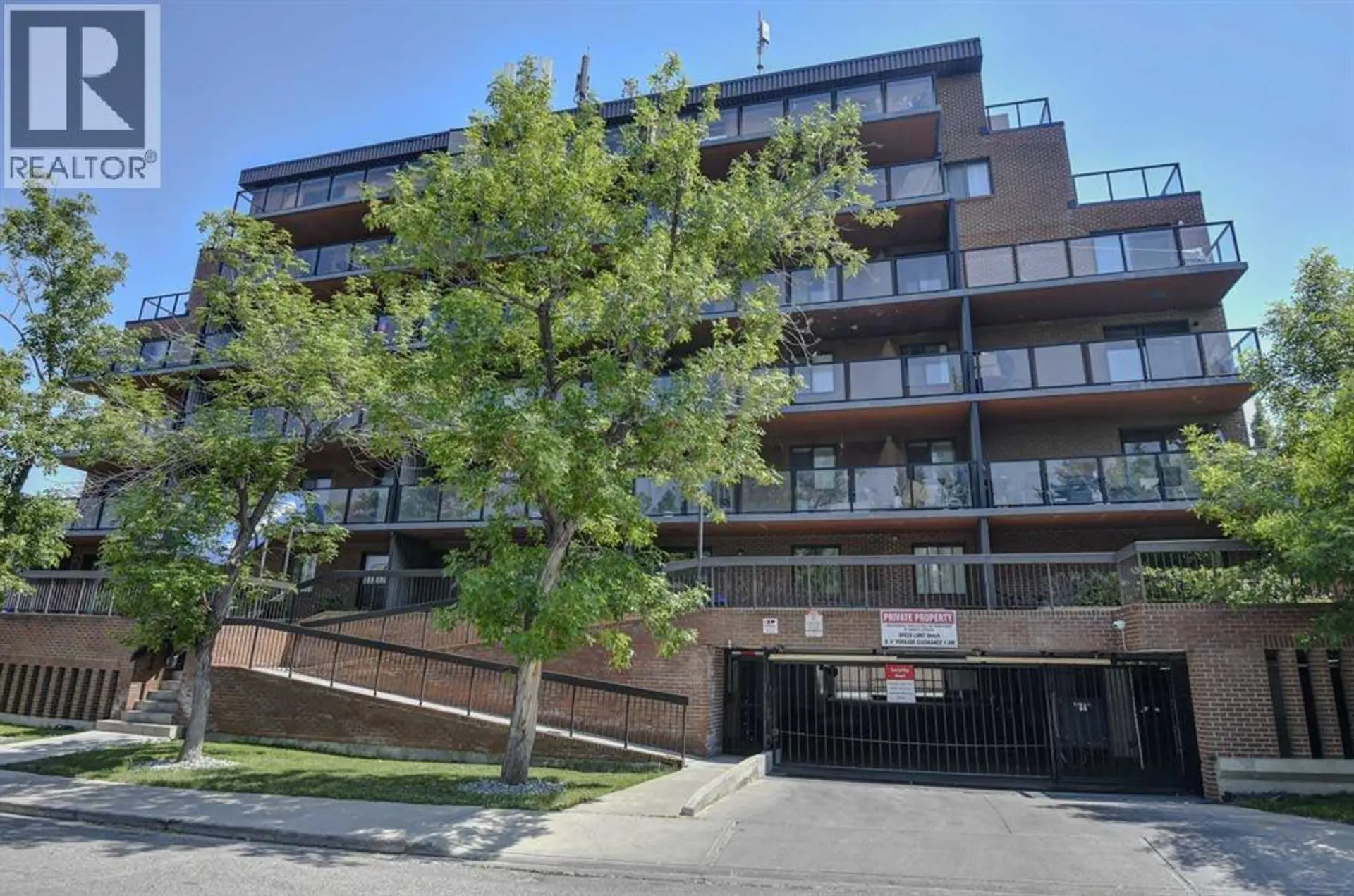 #204 1900 25A Street SW - Image 1