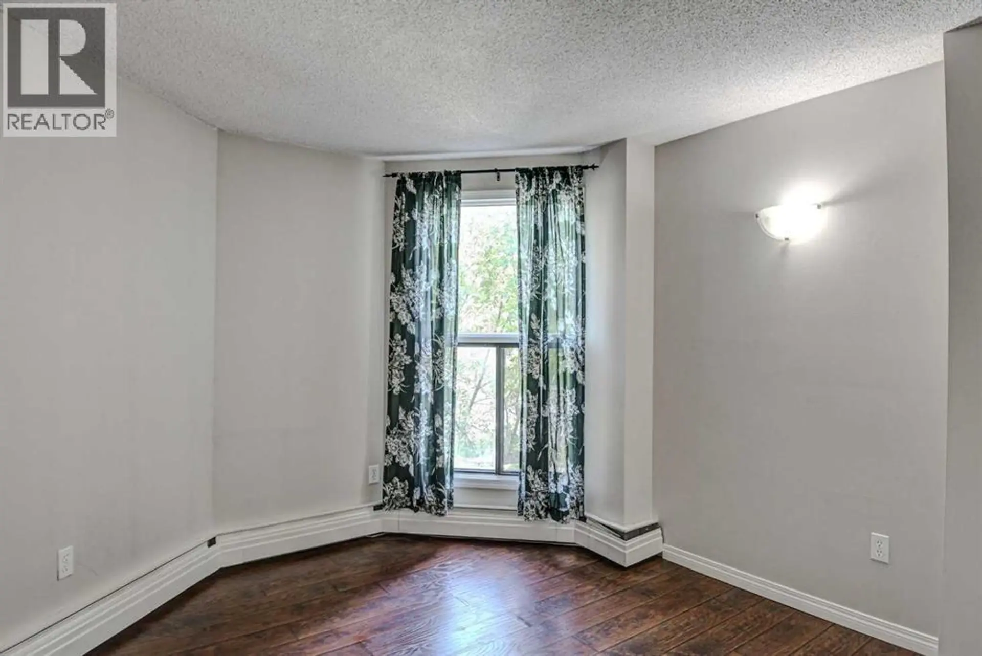 #204 1900 25A Street SW - Image 10