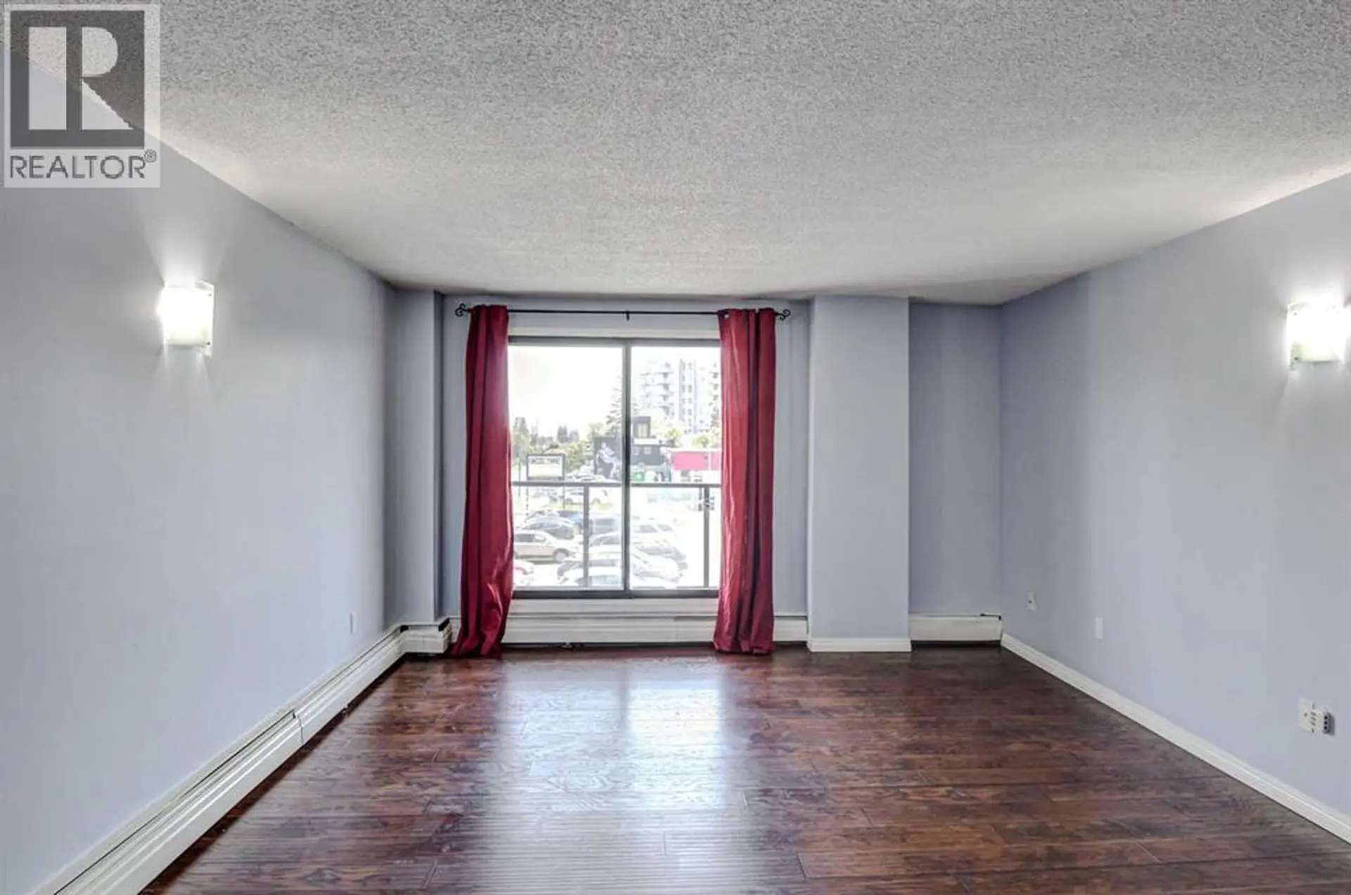 #204 1900 25A Street SW - Image 2