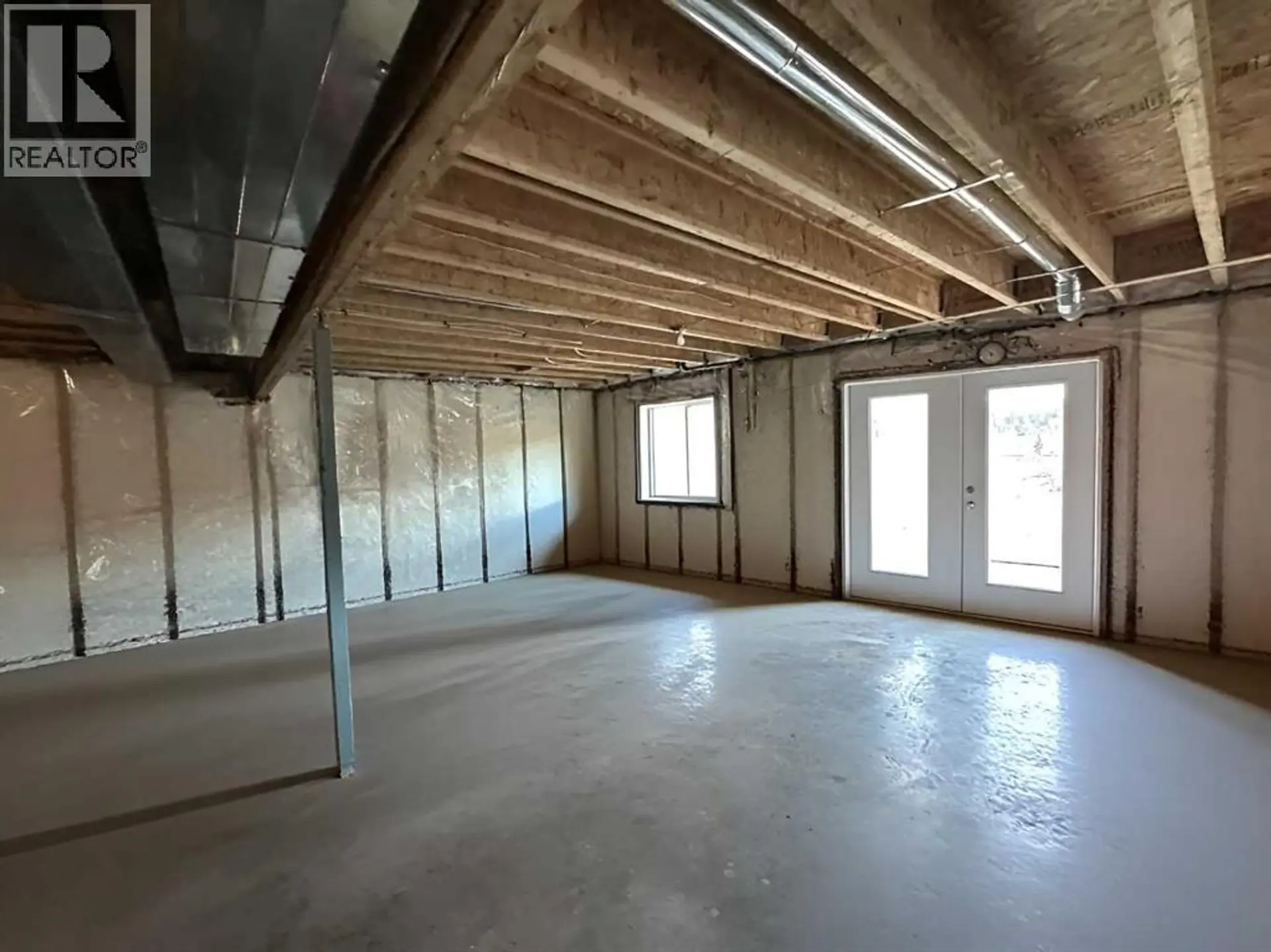 8526 16 Avenue - Image 12