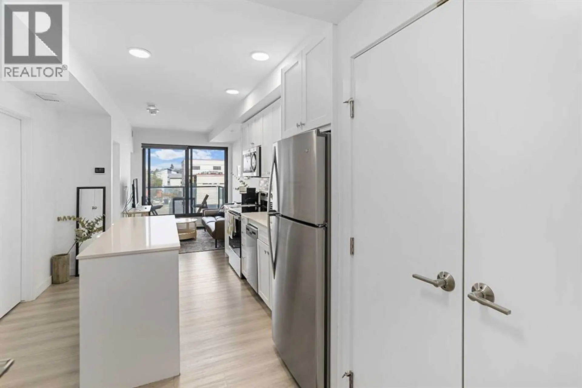 #314 123 4 Street NE - Image 2