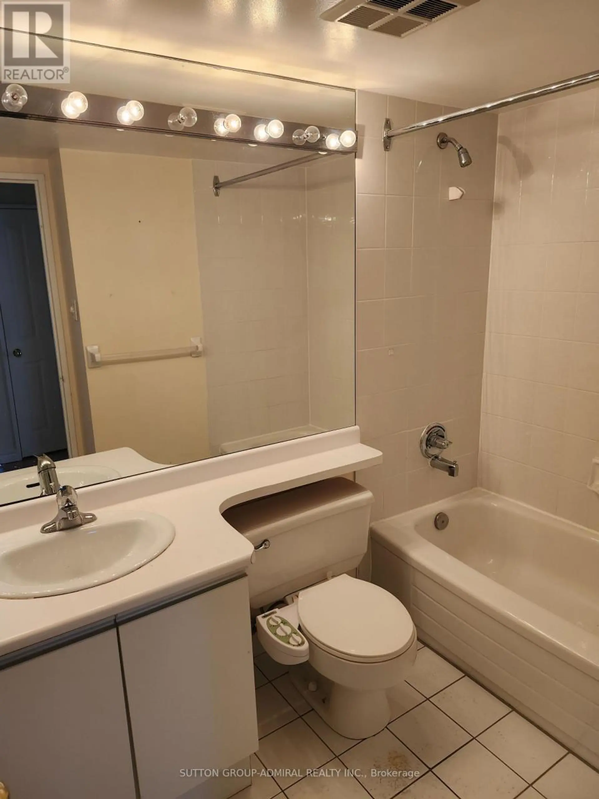 #910 120 PROMENADE CIRCLE - Image 14
