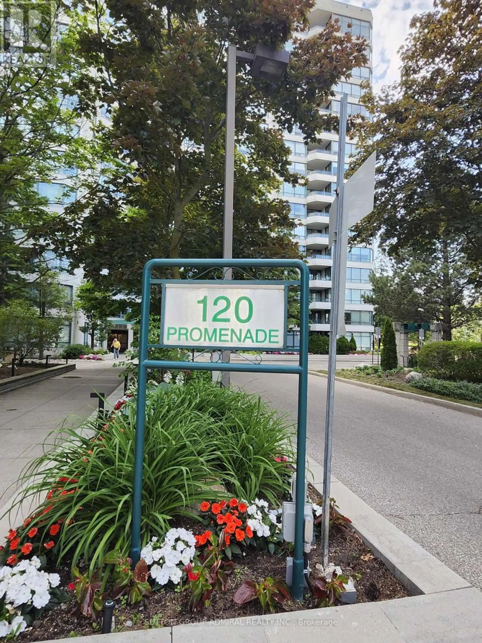 #910 120 PROMENADE CIRCLE - Image 2