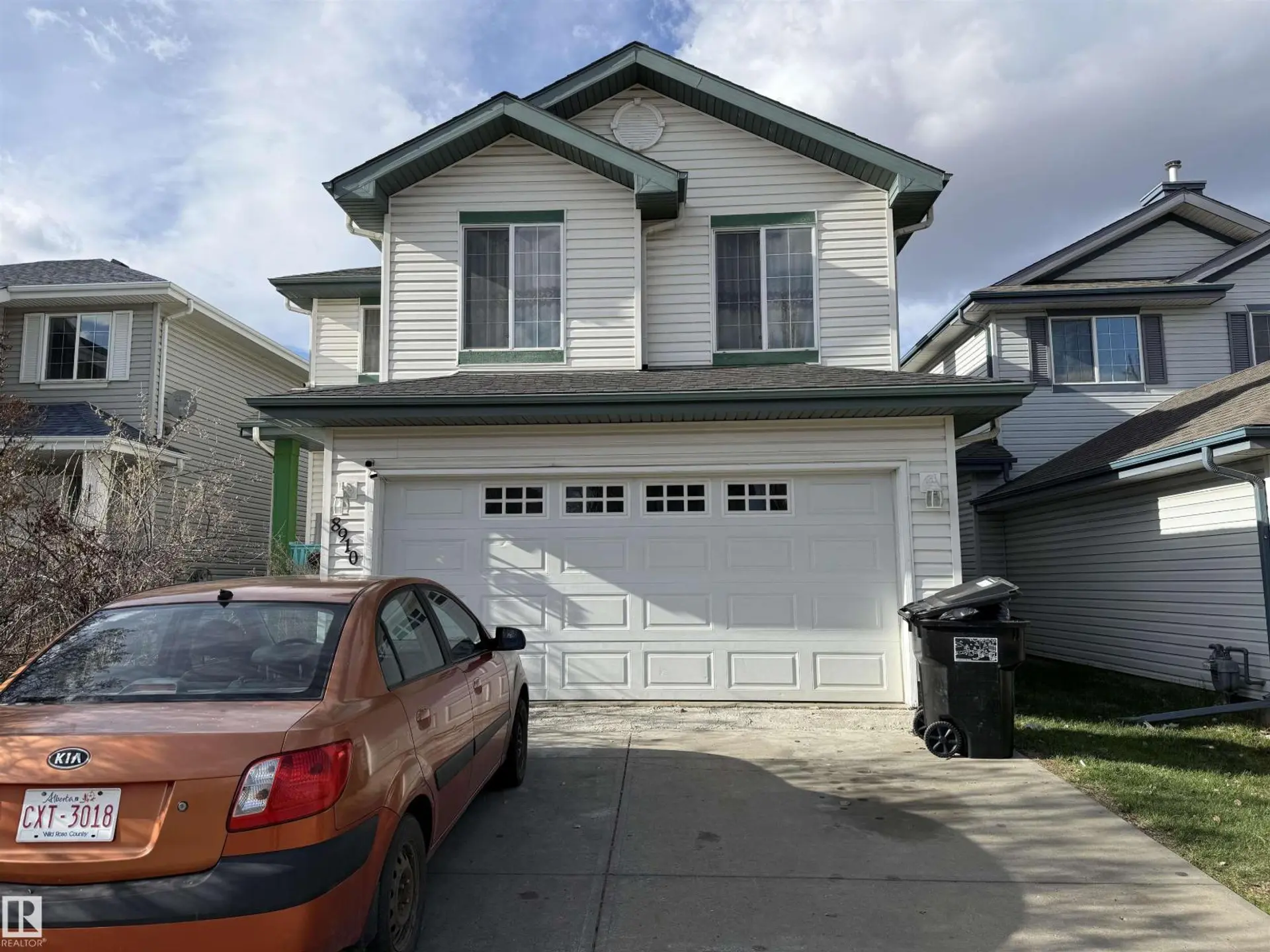 8910 7 AV SW