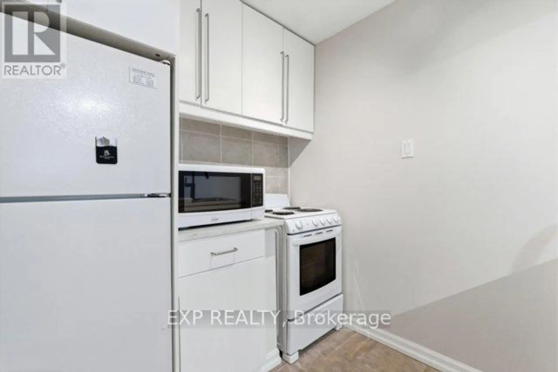 #435 60 ST PATRICK STREET - Image 11