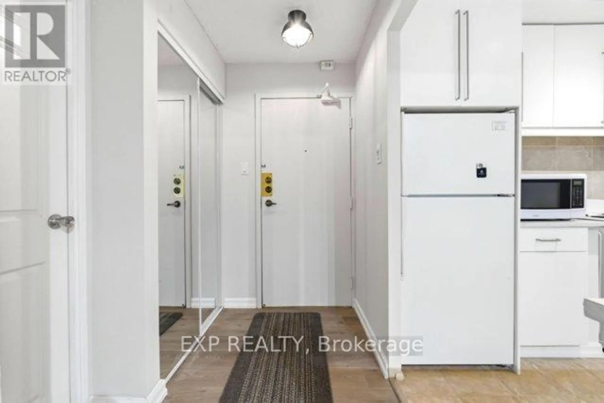 #435 60 ST PATRICK STREET - Image 8