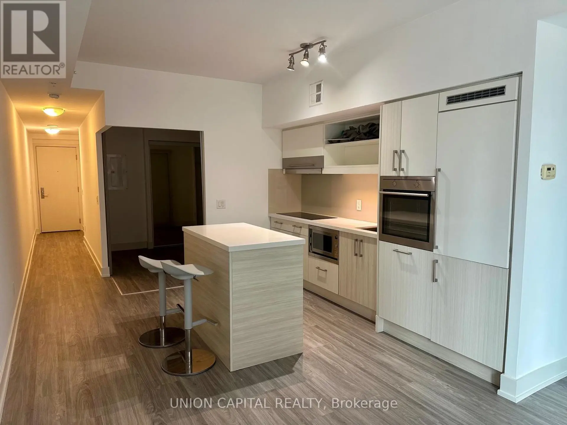 #501 39 SHERBOURNE STREET - Image 1