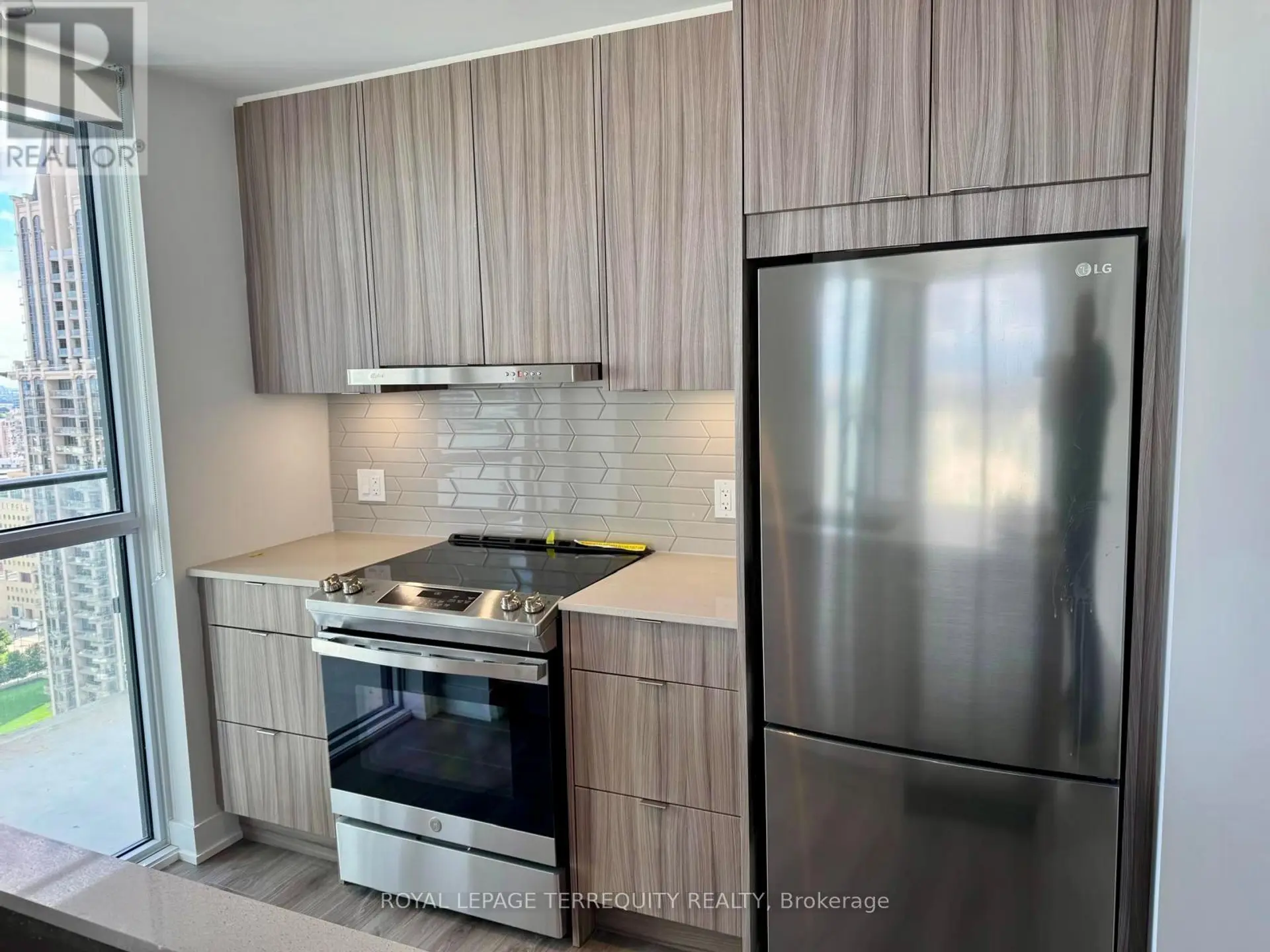 #3004 4130 PARKSIDE VILLAGE DRIVE - Image 4