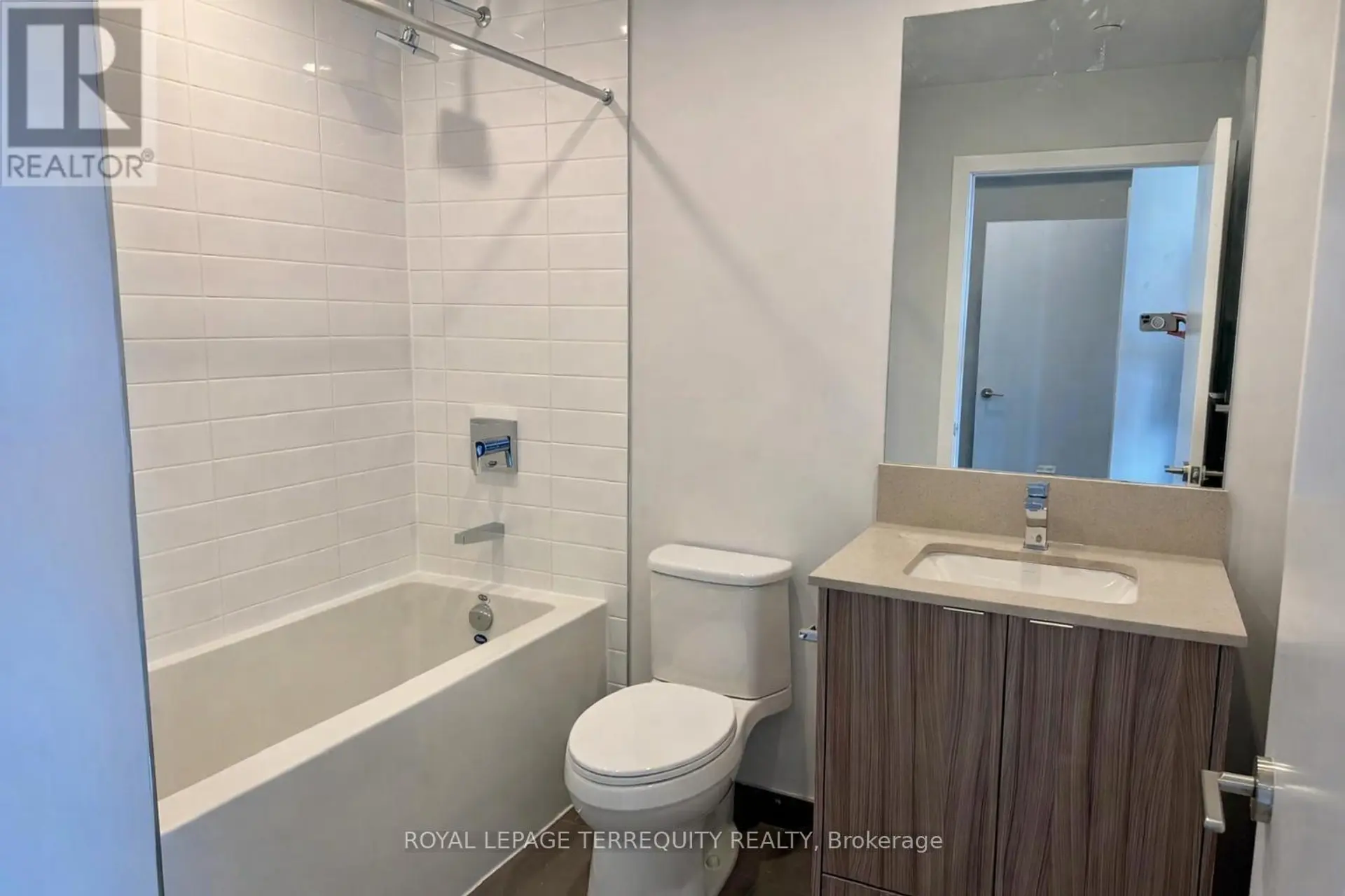 #3004 4130 PARKSIDE VILLAGE DRIVE - Image 8