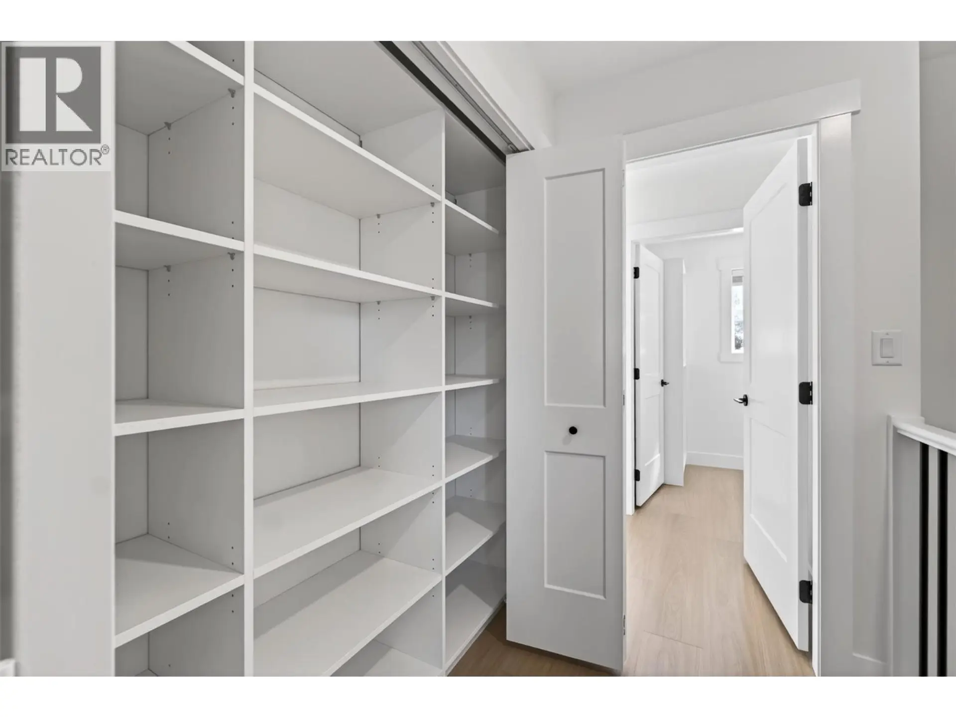 #3 222 Temple Street - Image 12