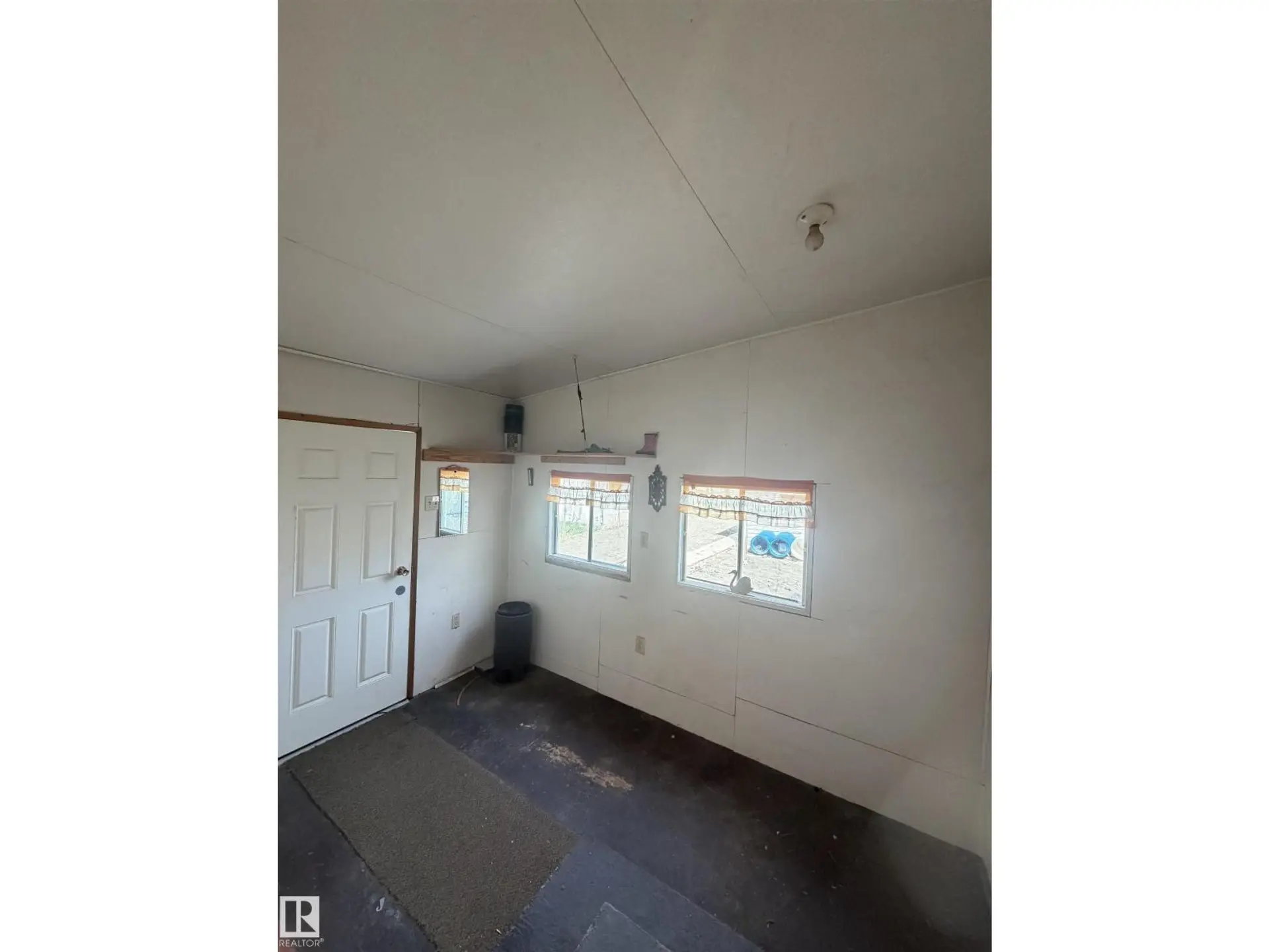 9630 106 AV NW - Image 14