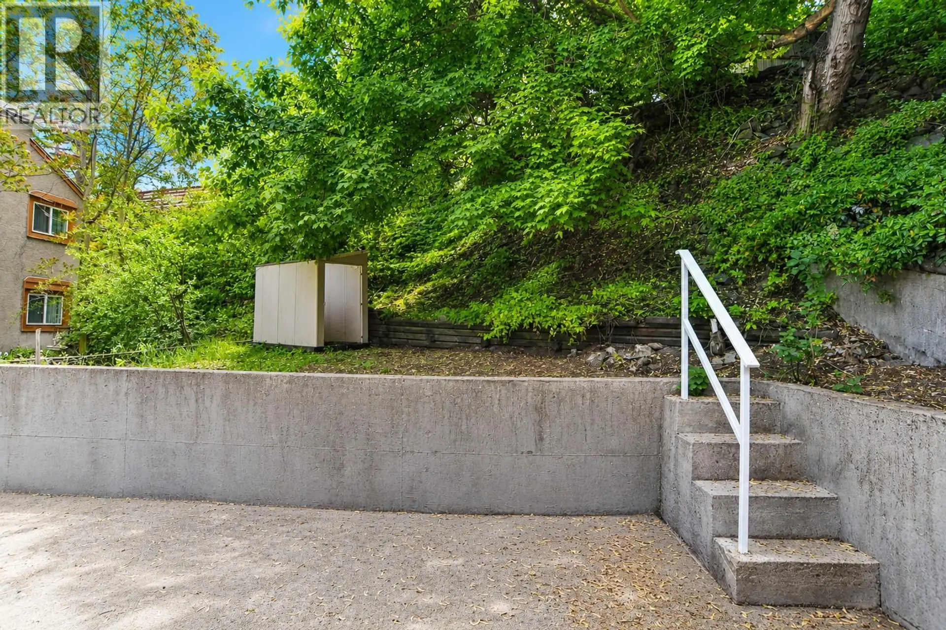 674 Victoria Street - Image 3