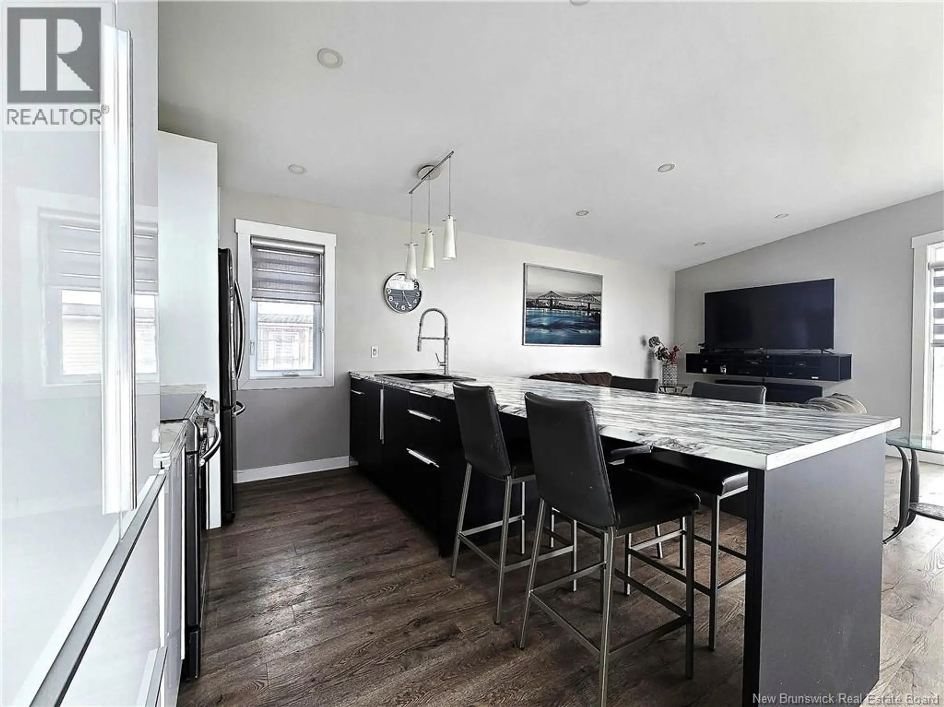 212 2ieme rue - Image 2