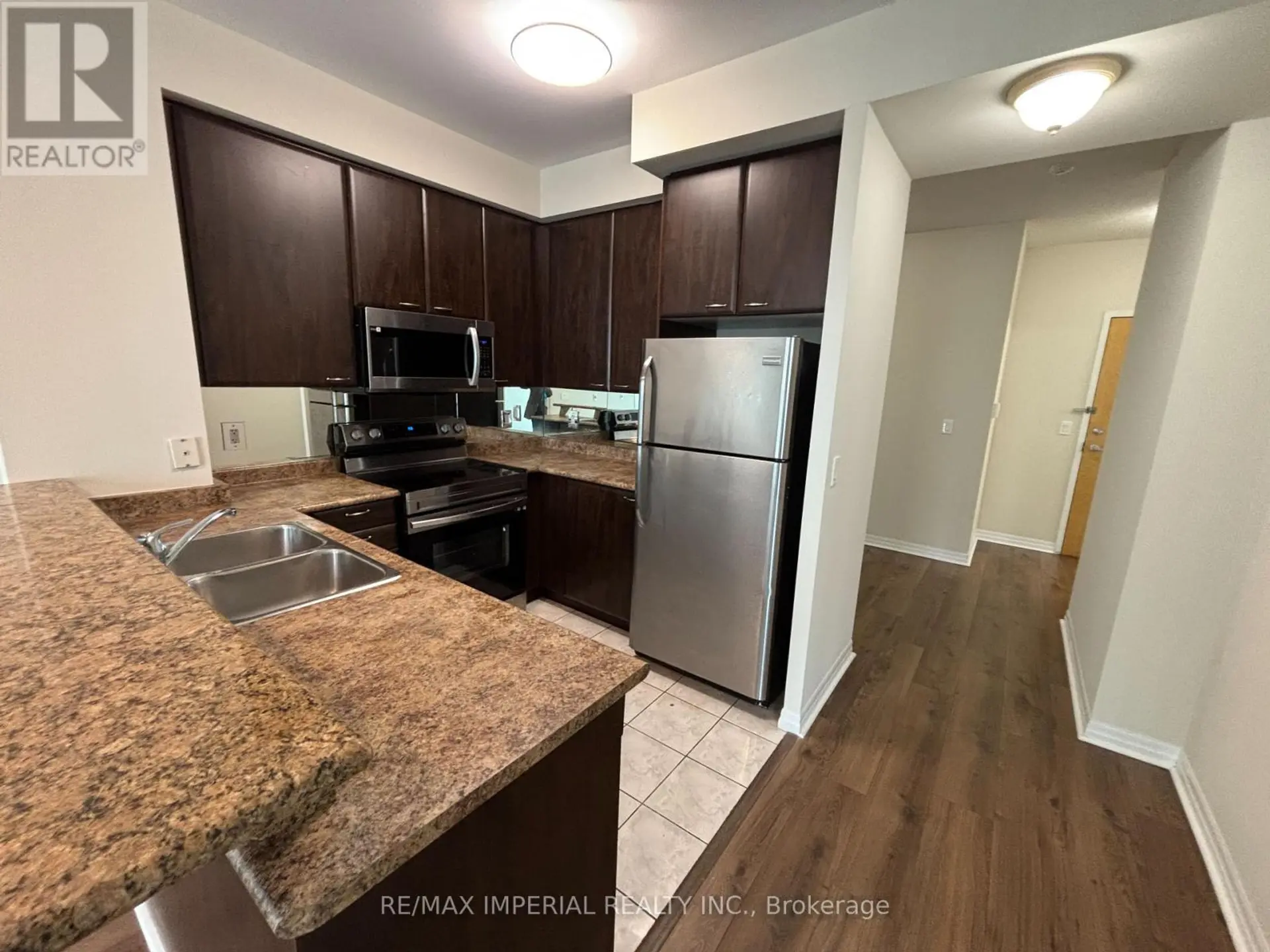 #2110 220 BURNHAMTHORPE ROAD W - Image 10