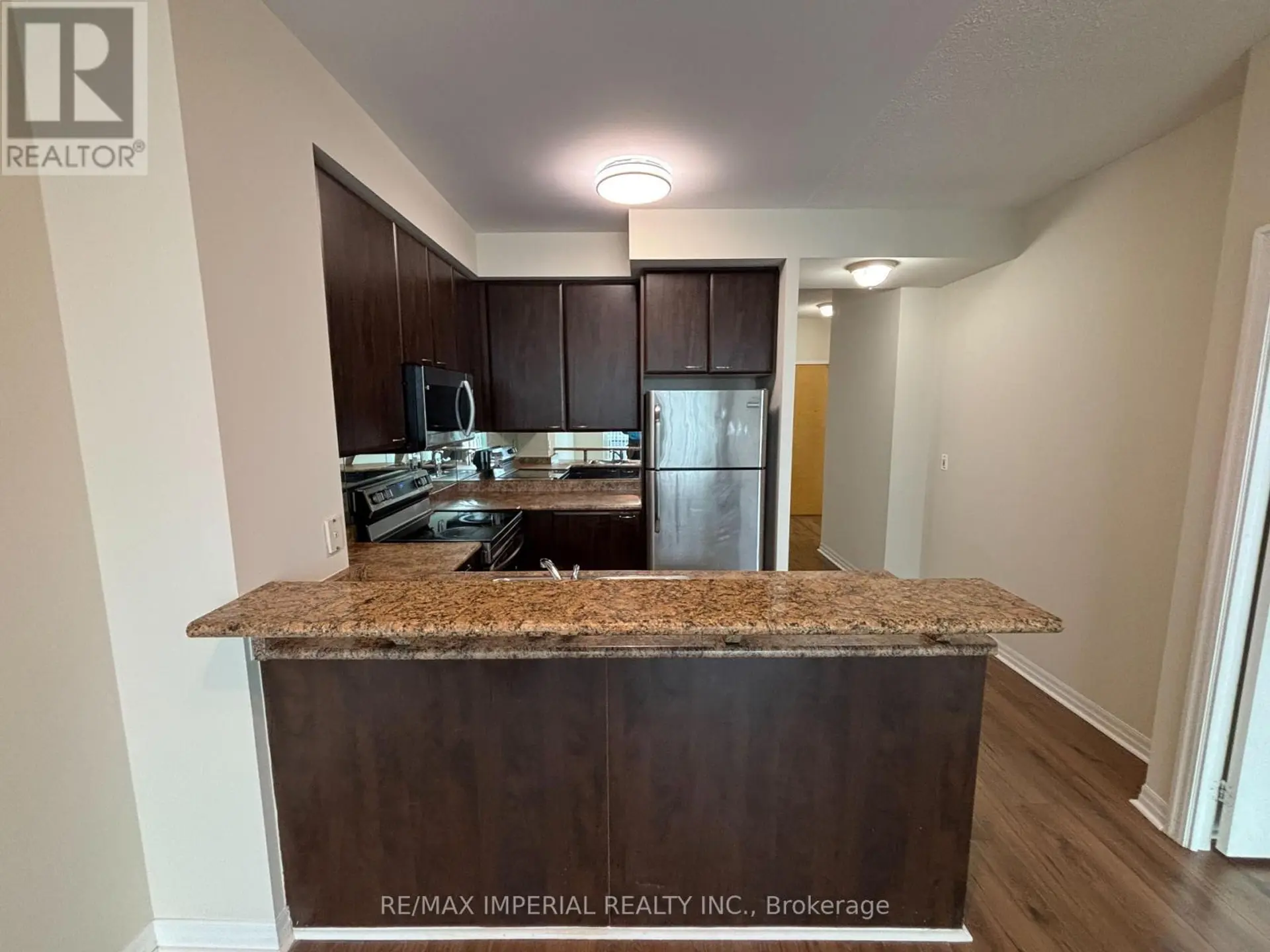 #2110 220 BURNHAMTHORPE ROAD W - Image 9