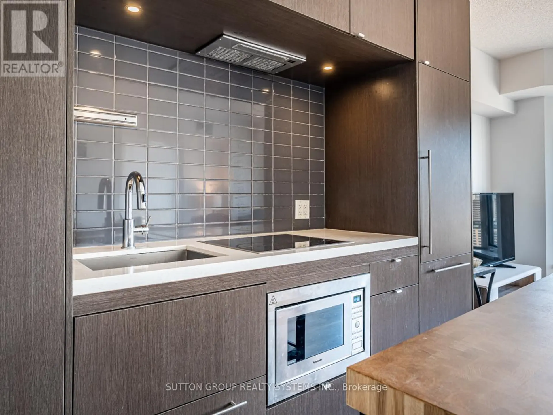 #2503 155 YORKVILLE AVENUE - Image 3