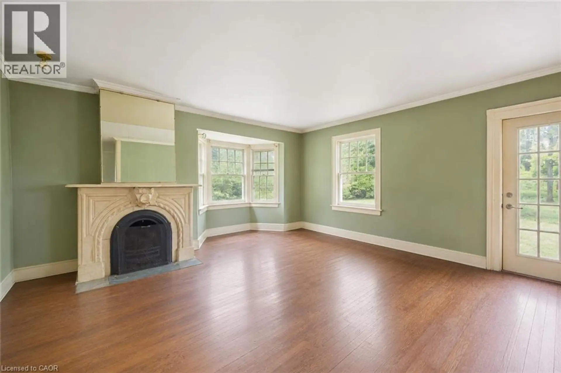 36 ELGIN Street E - Image 17