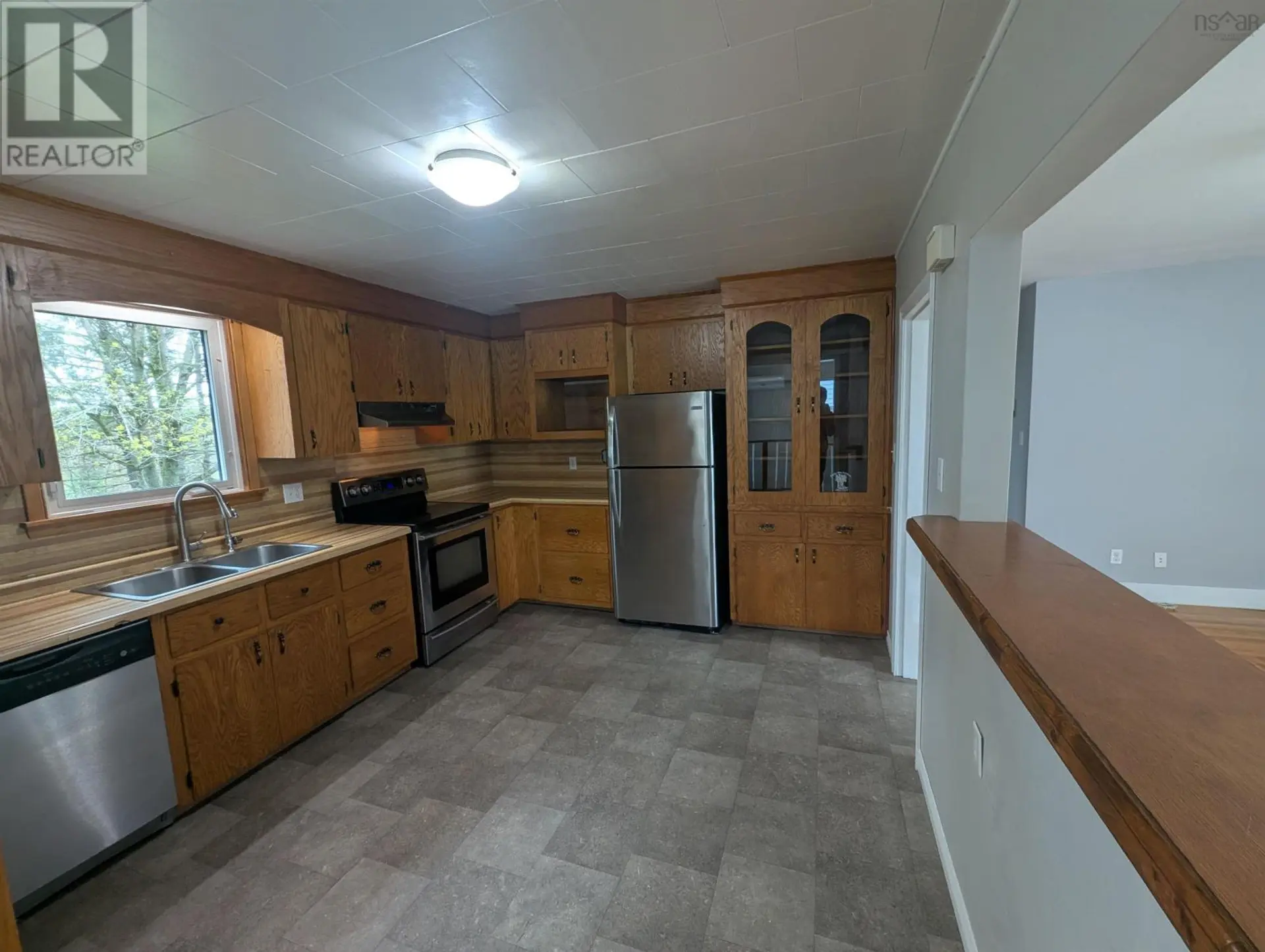 2095 Highway 2 - Image 10