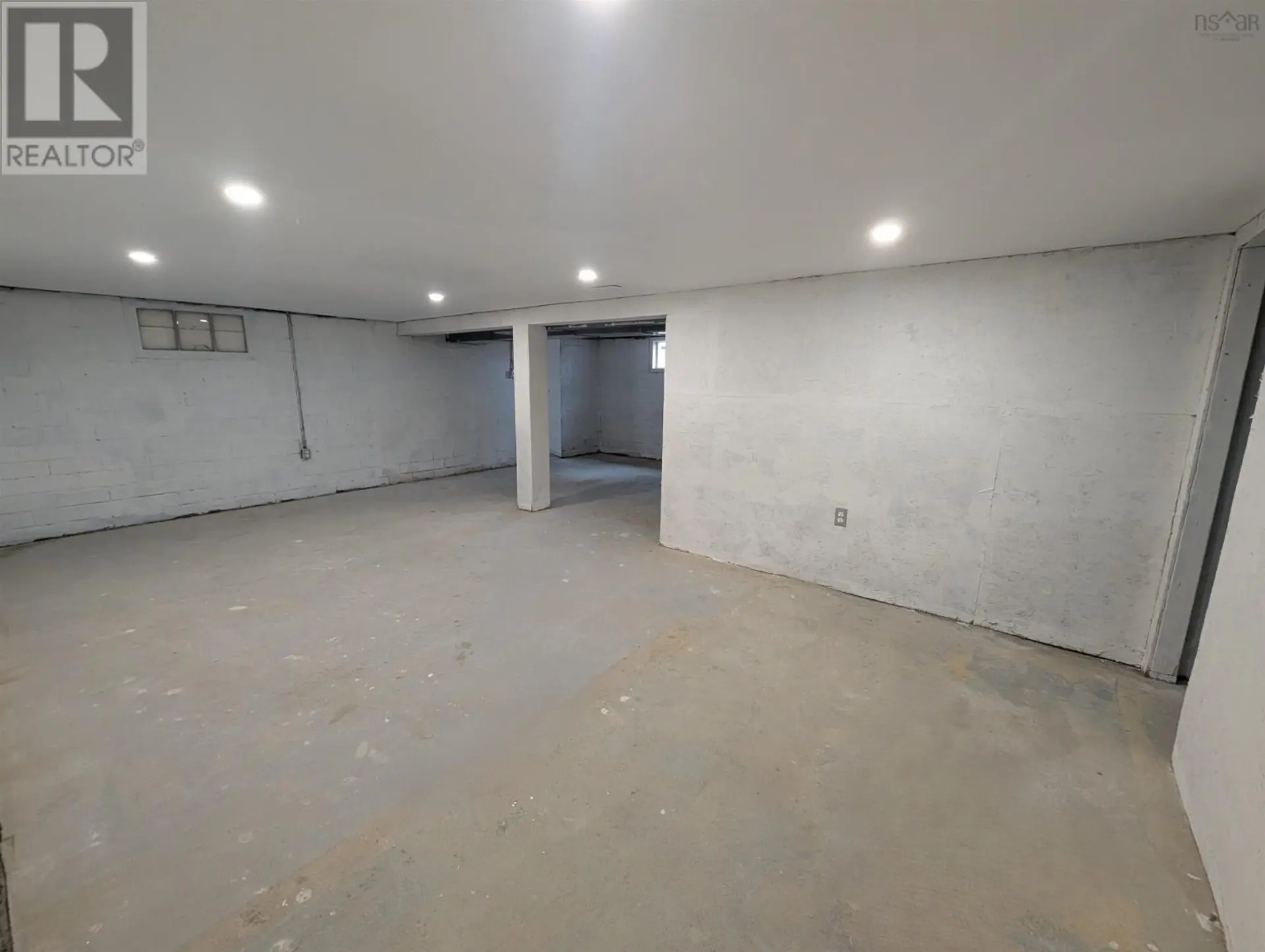 2095 Highway 2 - Image 20