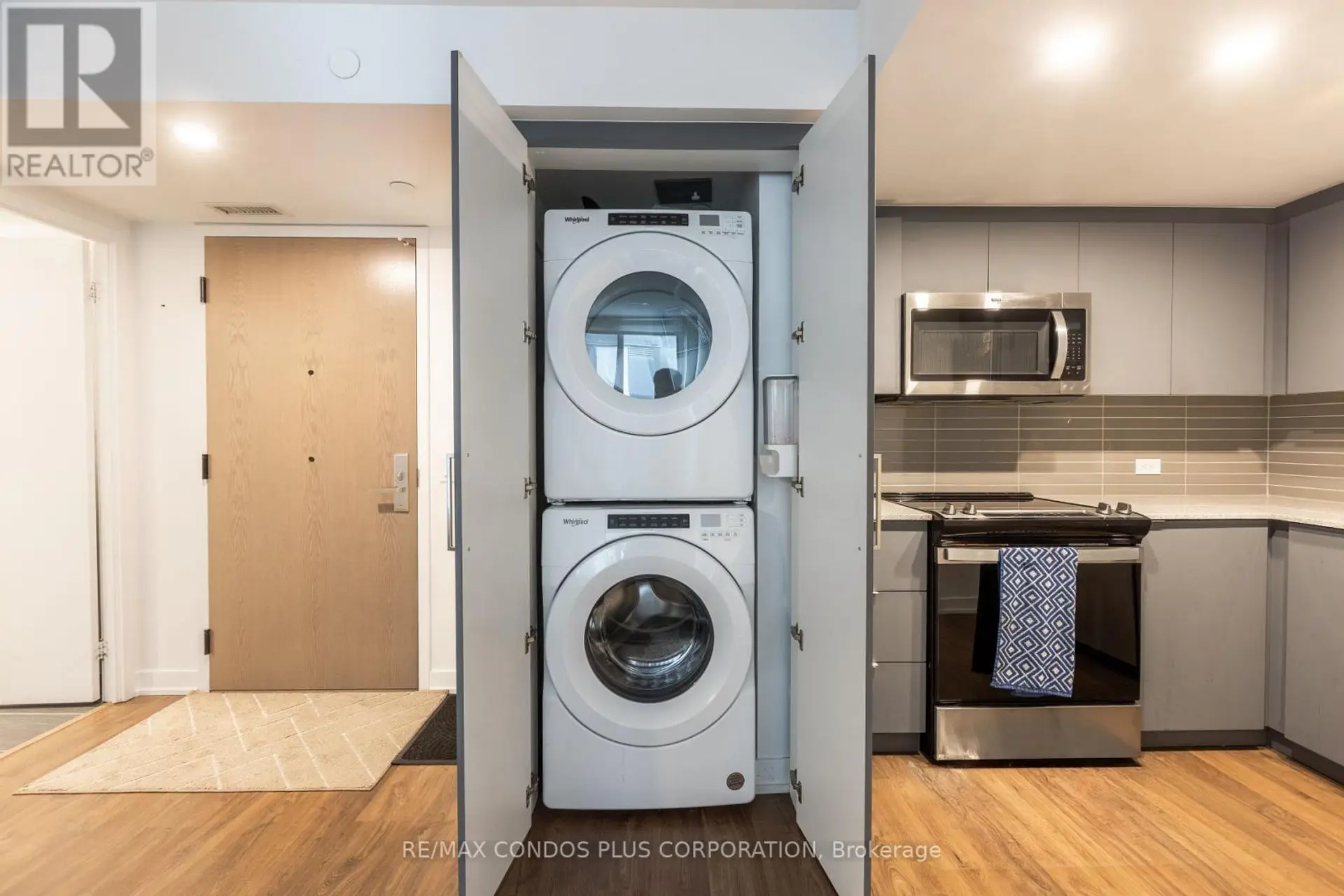 #311 30 TRETTI WAY - Image 3