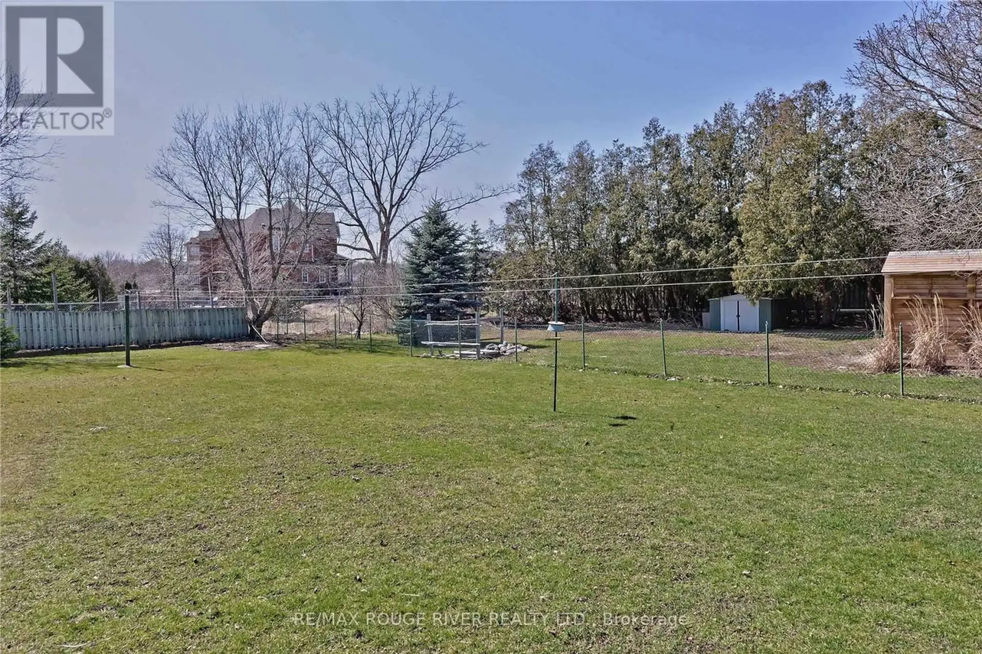 24 HUNT STREET - Image 3