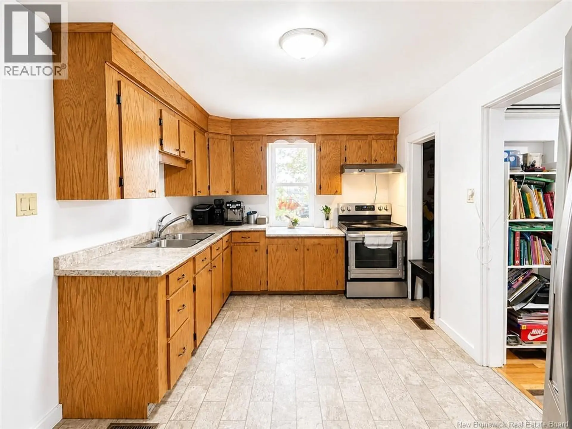 37 St-Jean Baptiste Street - Image 5