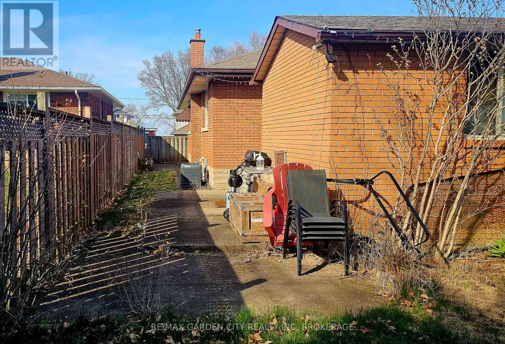 49 WHITTAKER AVENUE - Image 3