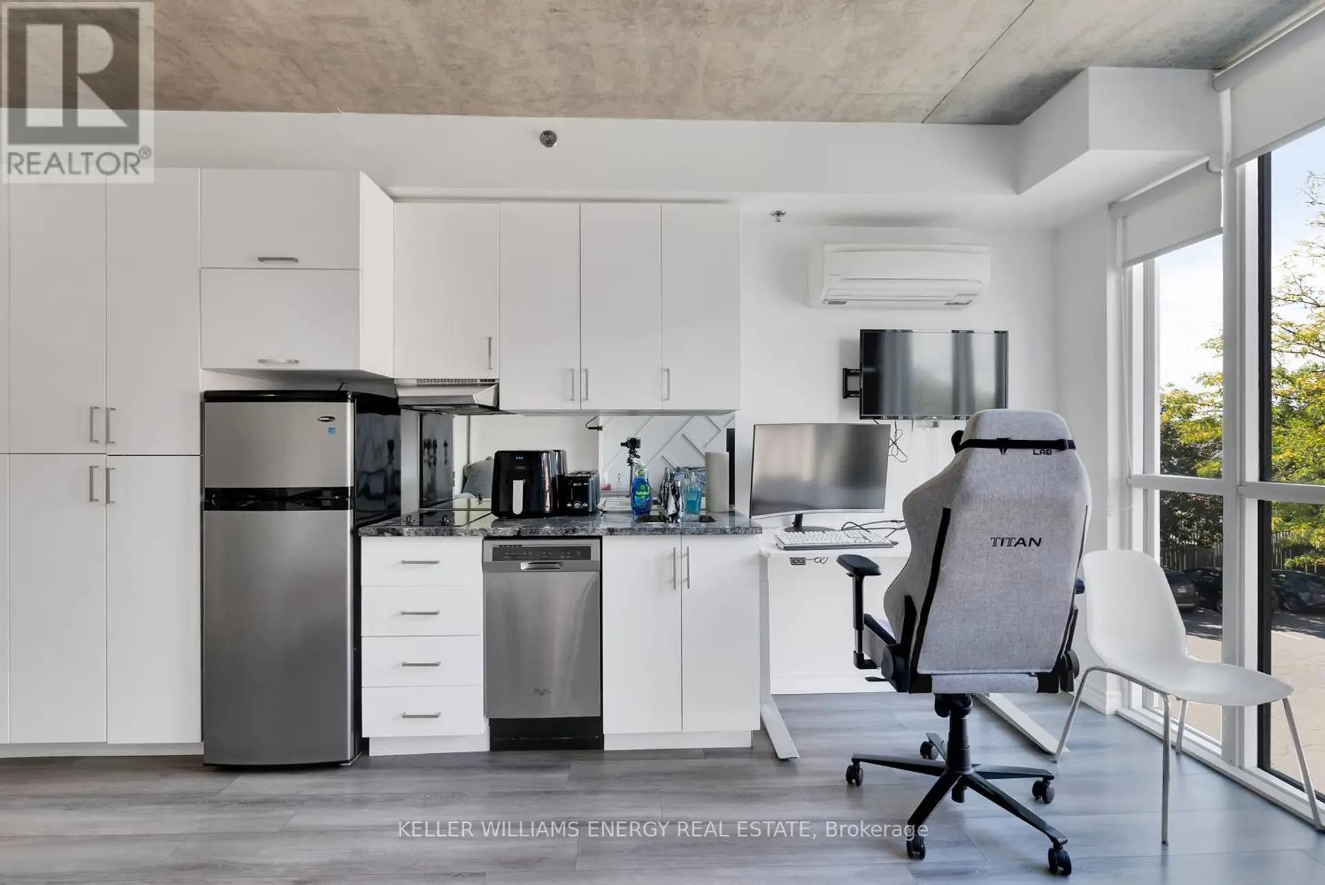 #217 1900 SIMCOE STREET N - Image 10