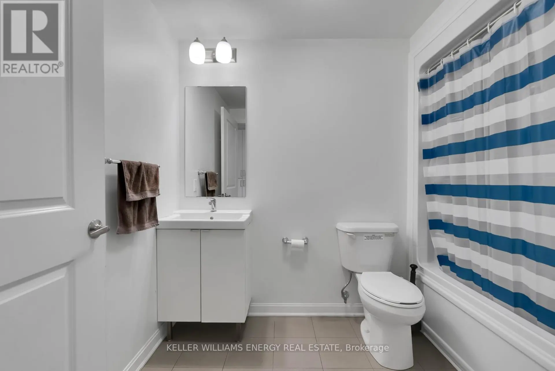 #217 1900 SIMCOE STREET N - Image 5