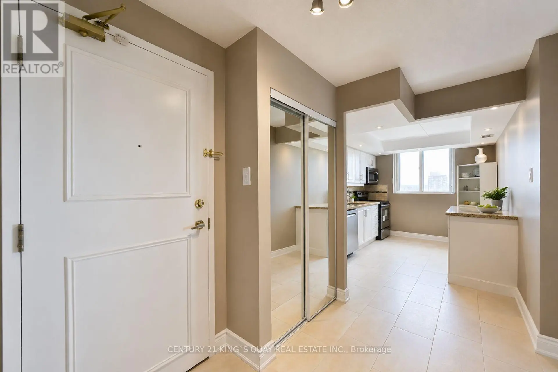 #904 115 HILLCREST AVENUE - Image 3