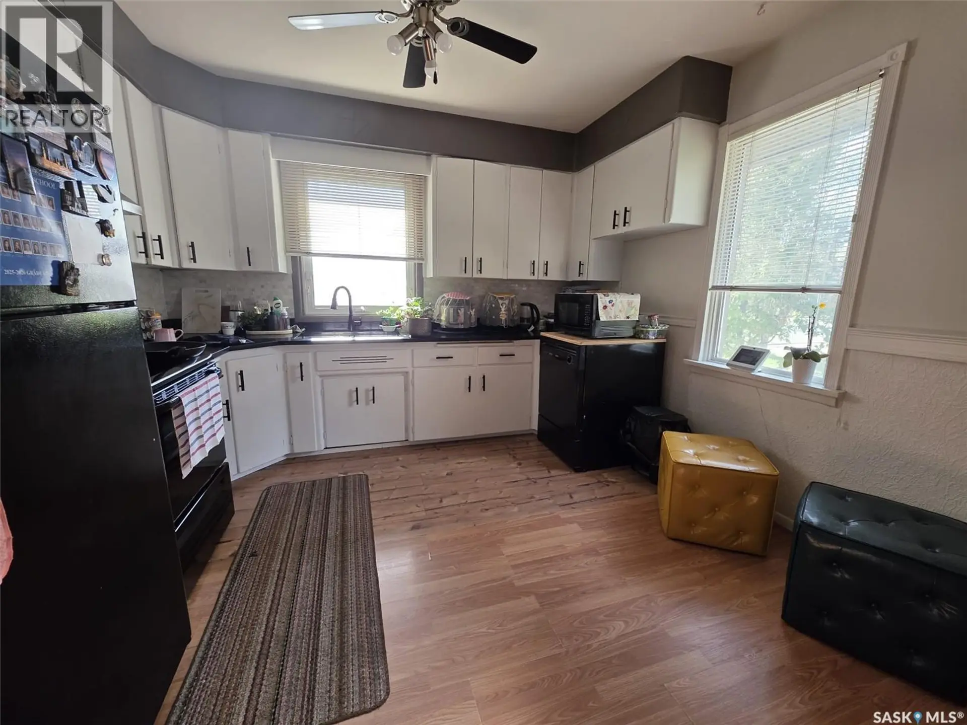 1116 Cumberland AVENUE S - Image 3