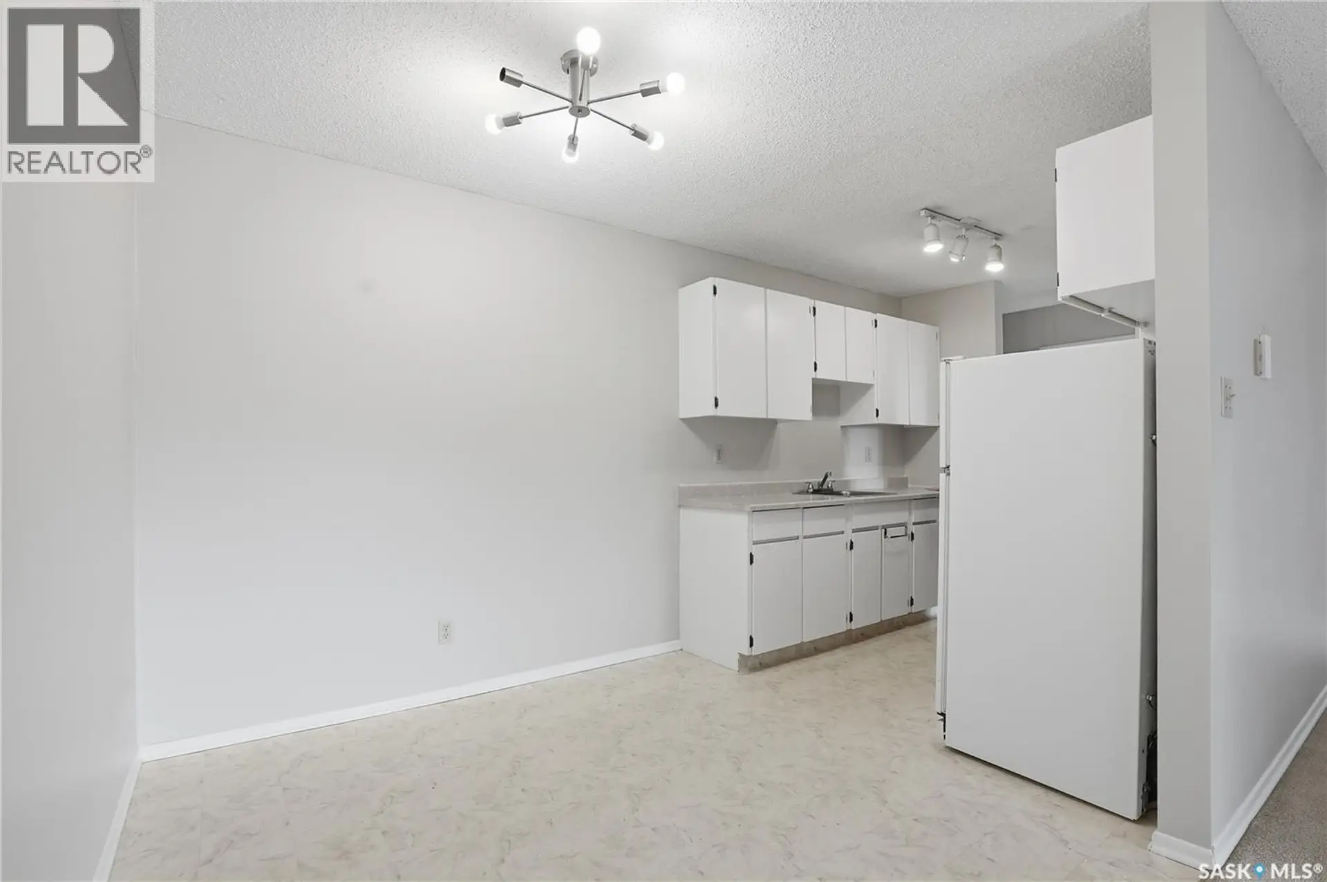 #34 4219 Degeer STREET - Image 6