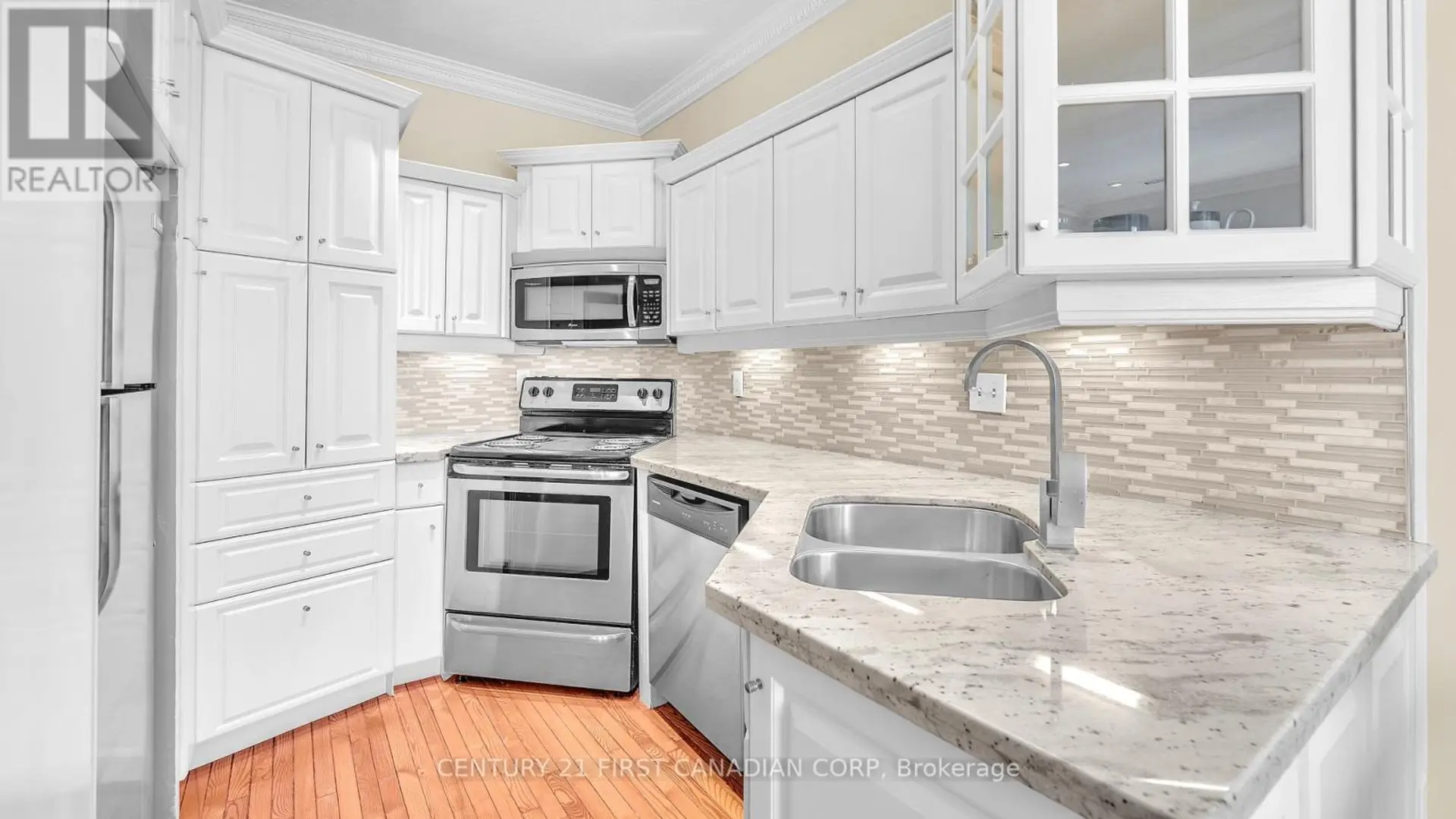 #2404 389 DUNDAS STREET - Image 2