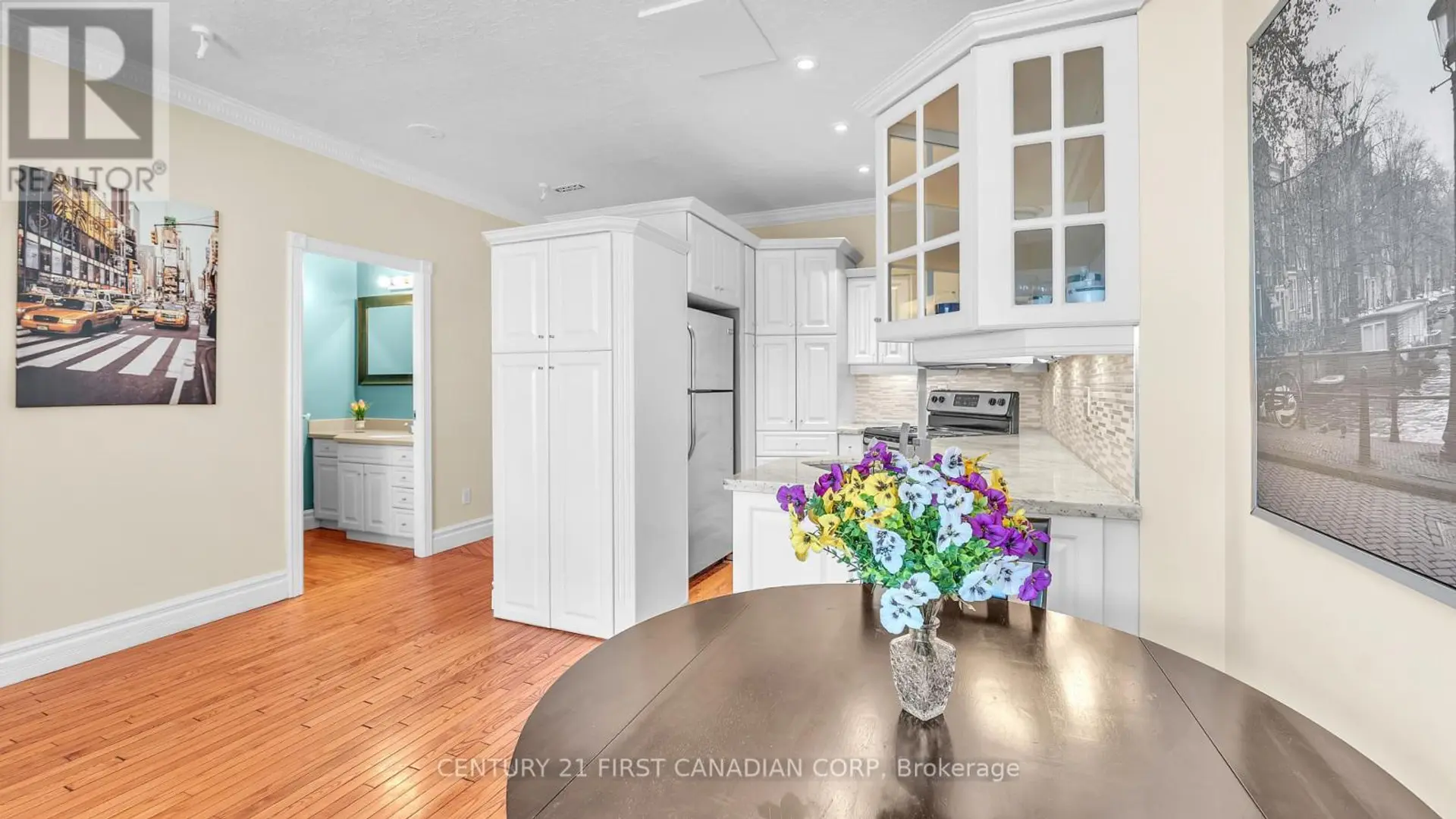 #2404 389 DUNDAS STREET - Image 3