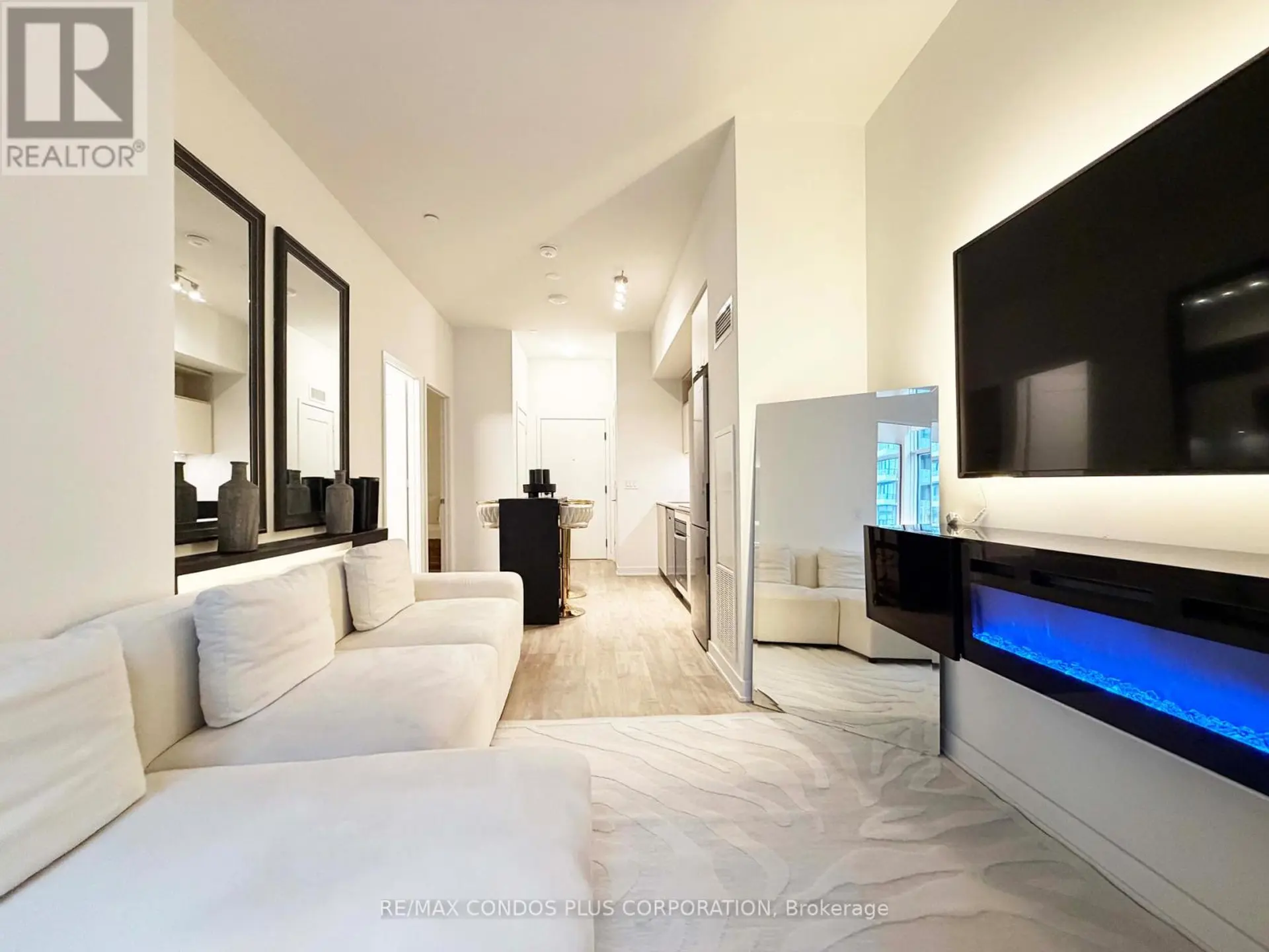 #1113 60 PRINCESS STREET - Image 2